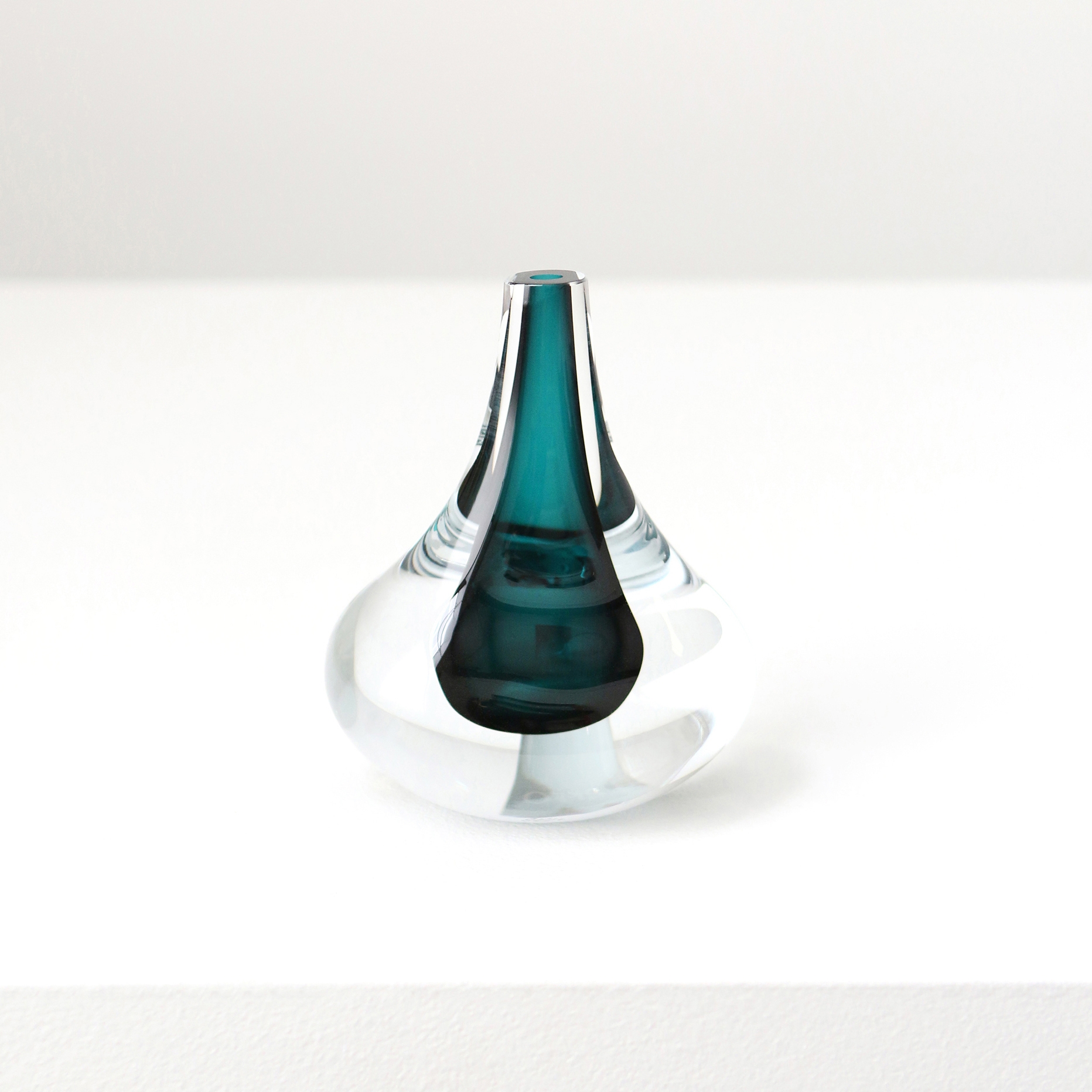 Mostrar el producto Droplet Vessel Shape 2 Lagoon del fabricante SkLO