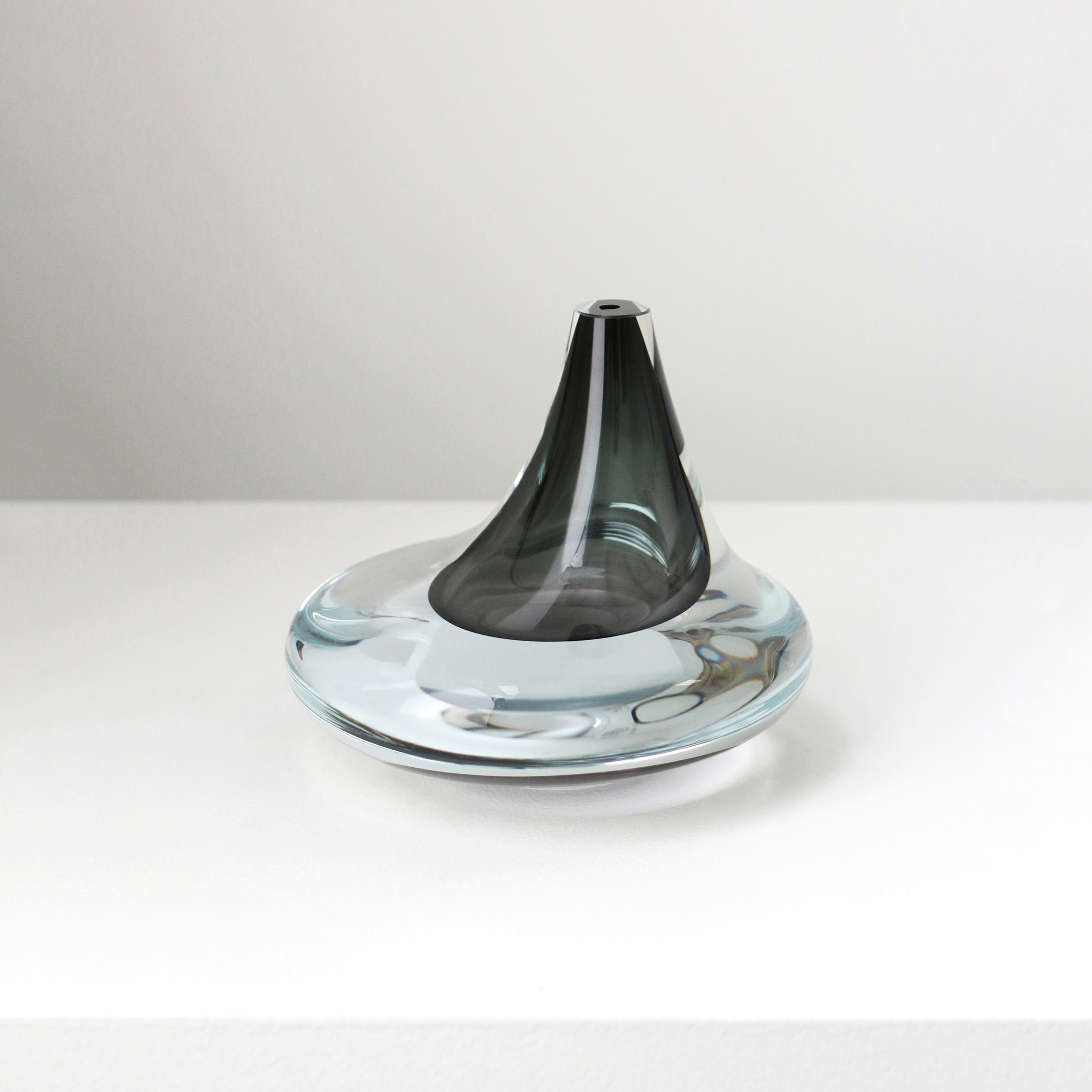 Mostrar el producto Droplet Vessel Shape 6 Smoke del fabricante SkLO