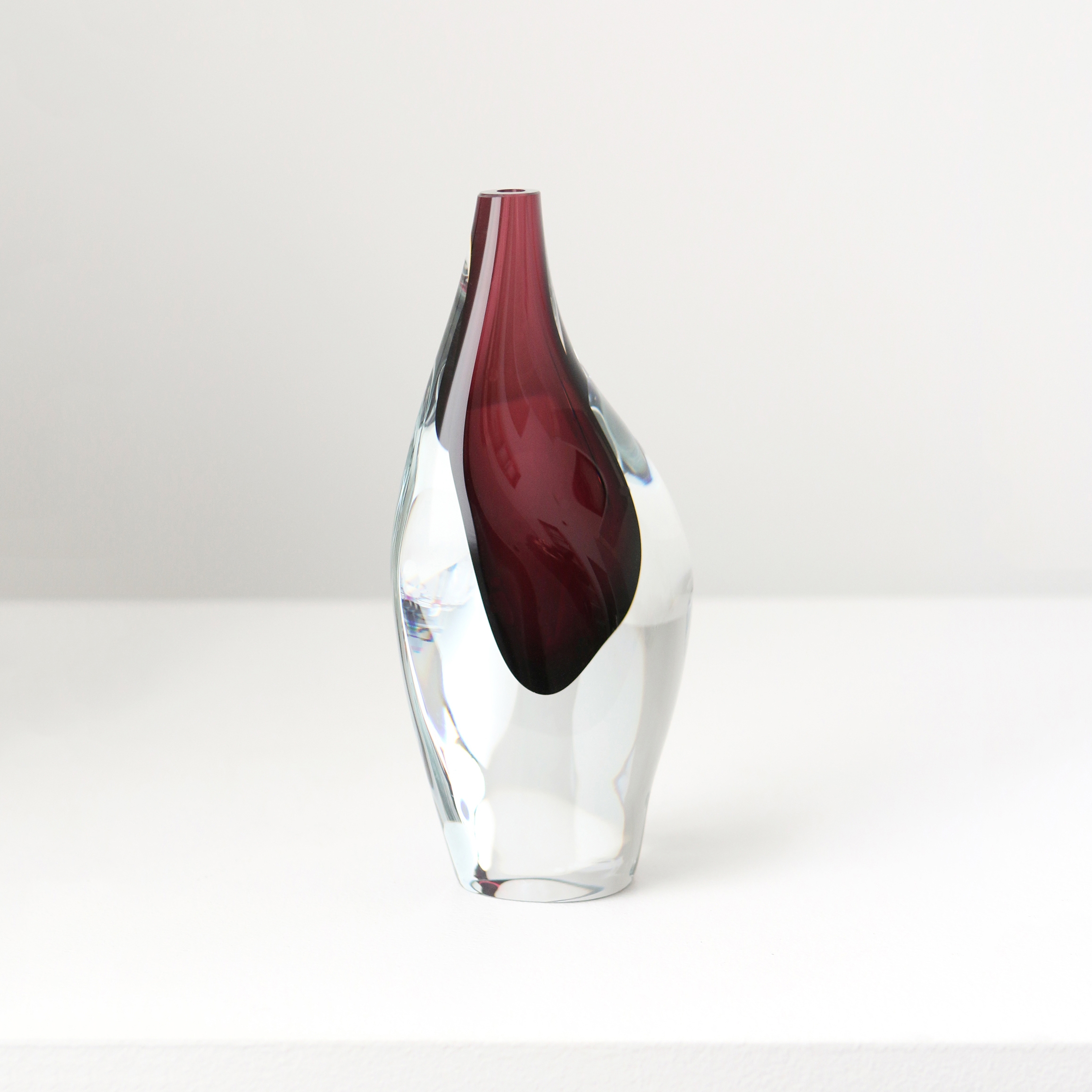 Mostrar el producto Droplet Vessel Shape 7 Heliotrope del fabricante SkLO
