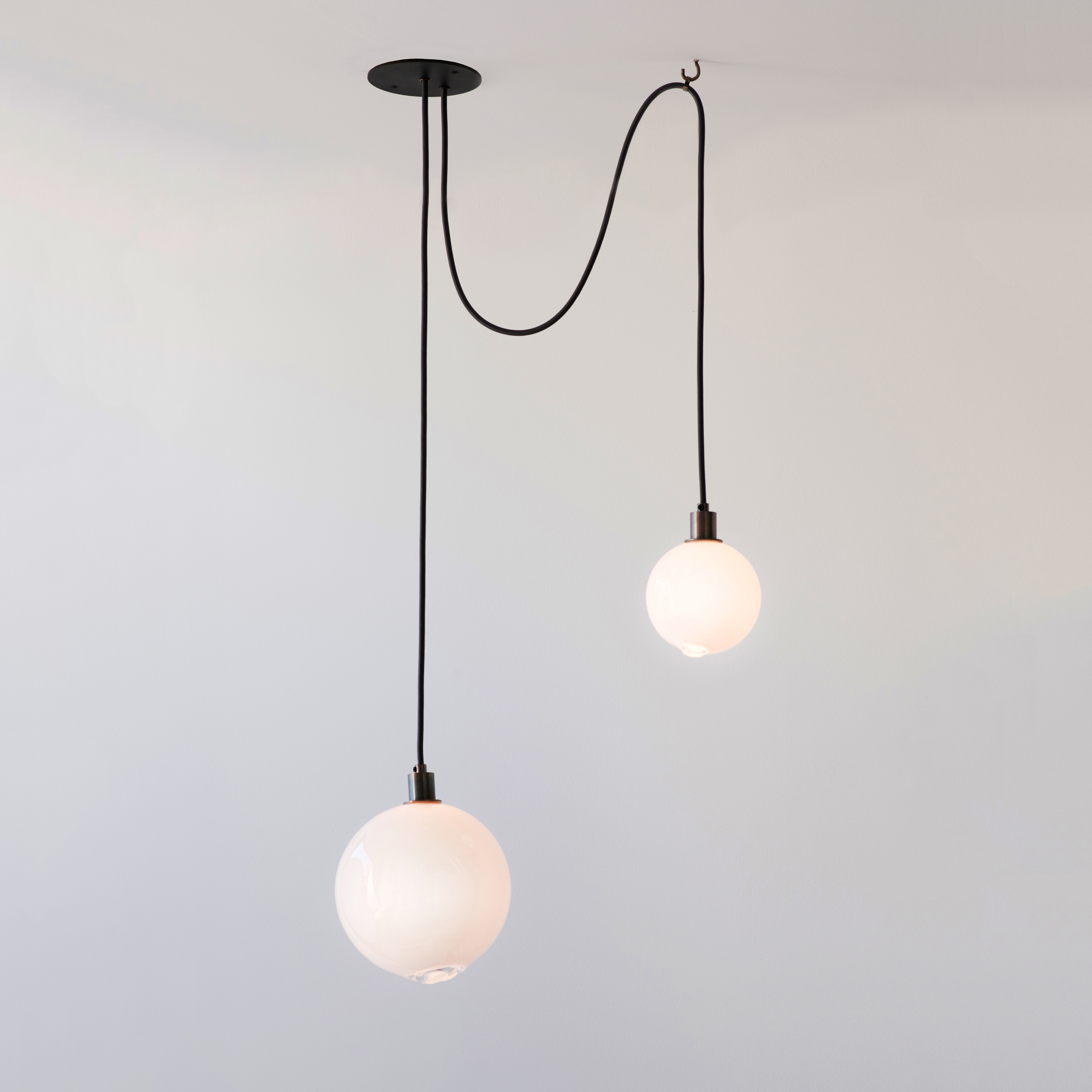 Mostra il prodotto Drape Composition 1 Pendant del produttore SkLO