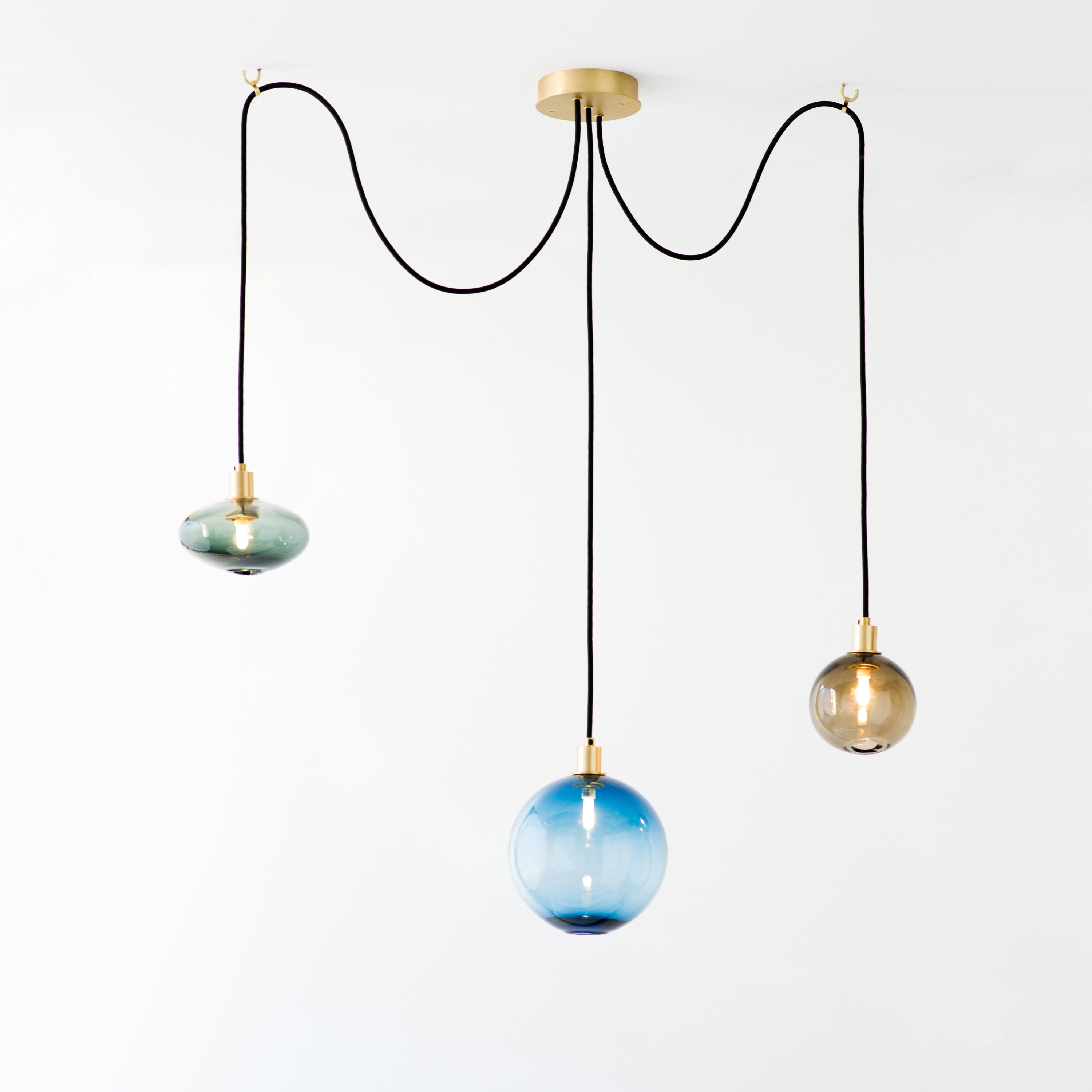 Mostra il prodotto Drape Composition 2 Pendant del produttore SkLO