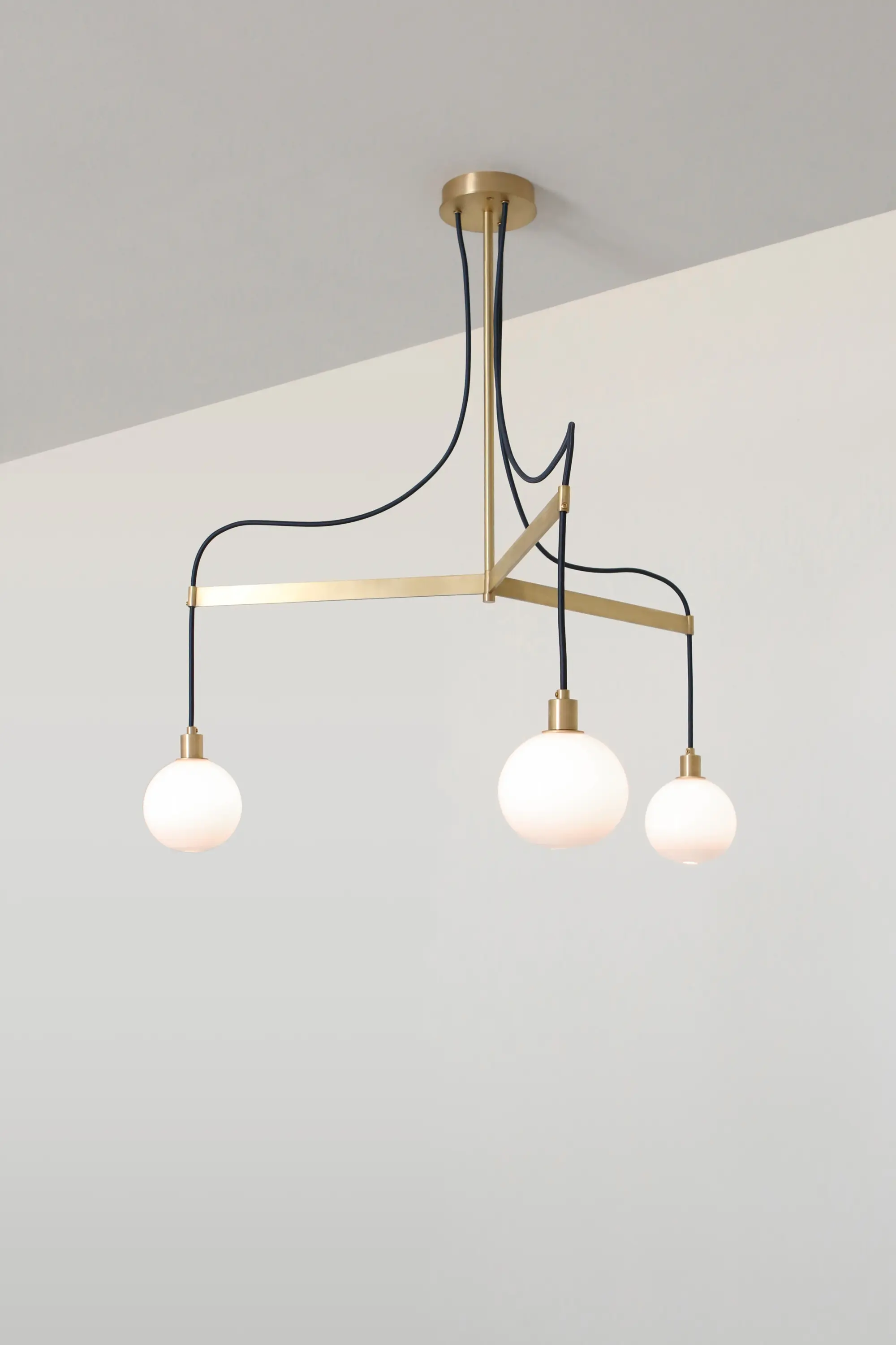SkLO - Drape Arm 3 Pendant
