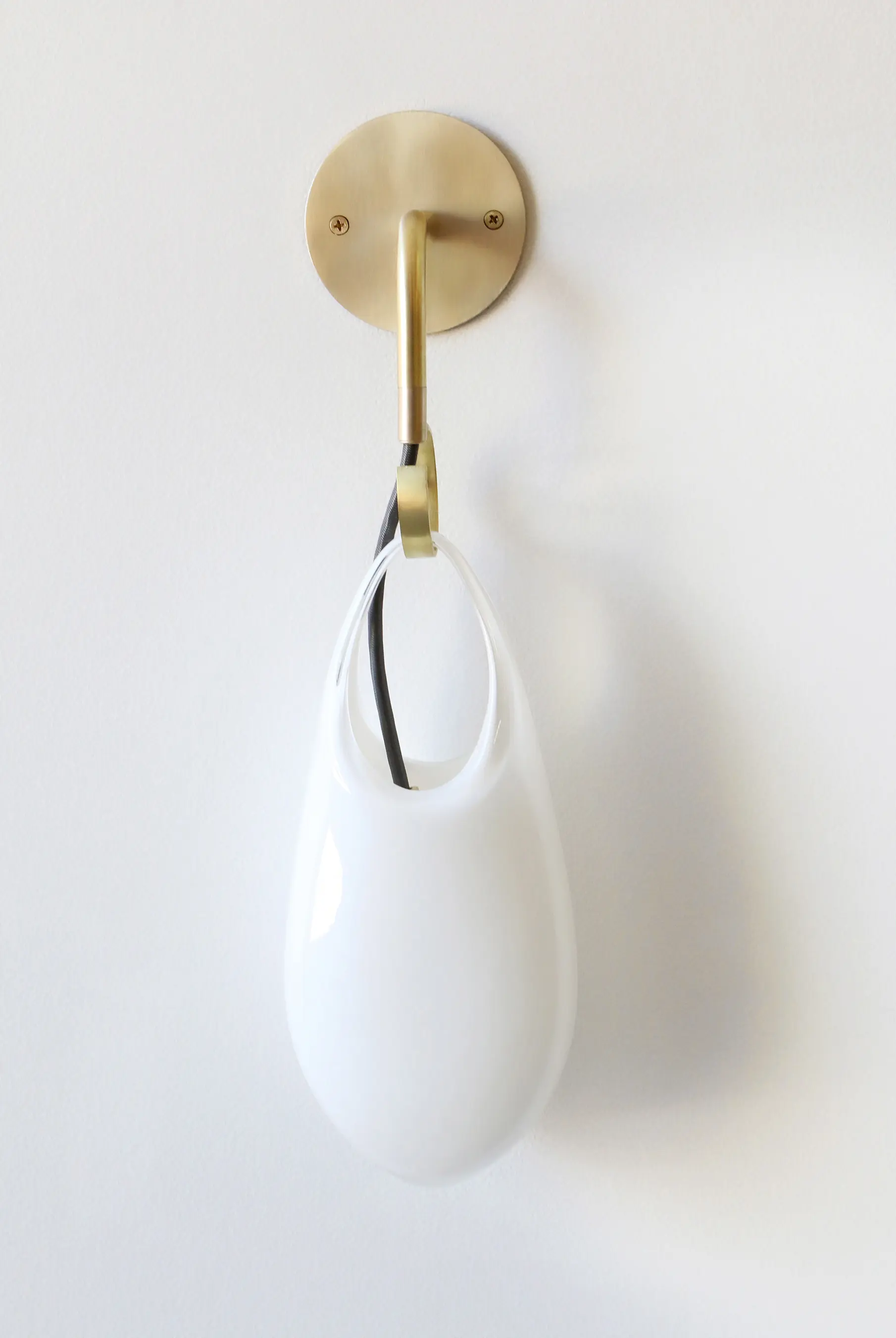 SkLO - Hold 12 Sconce Hardwired