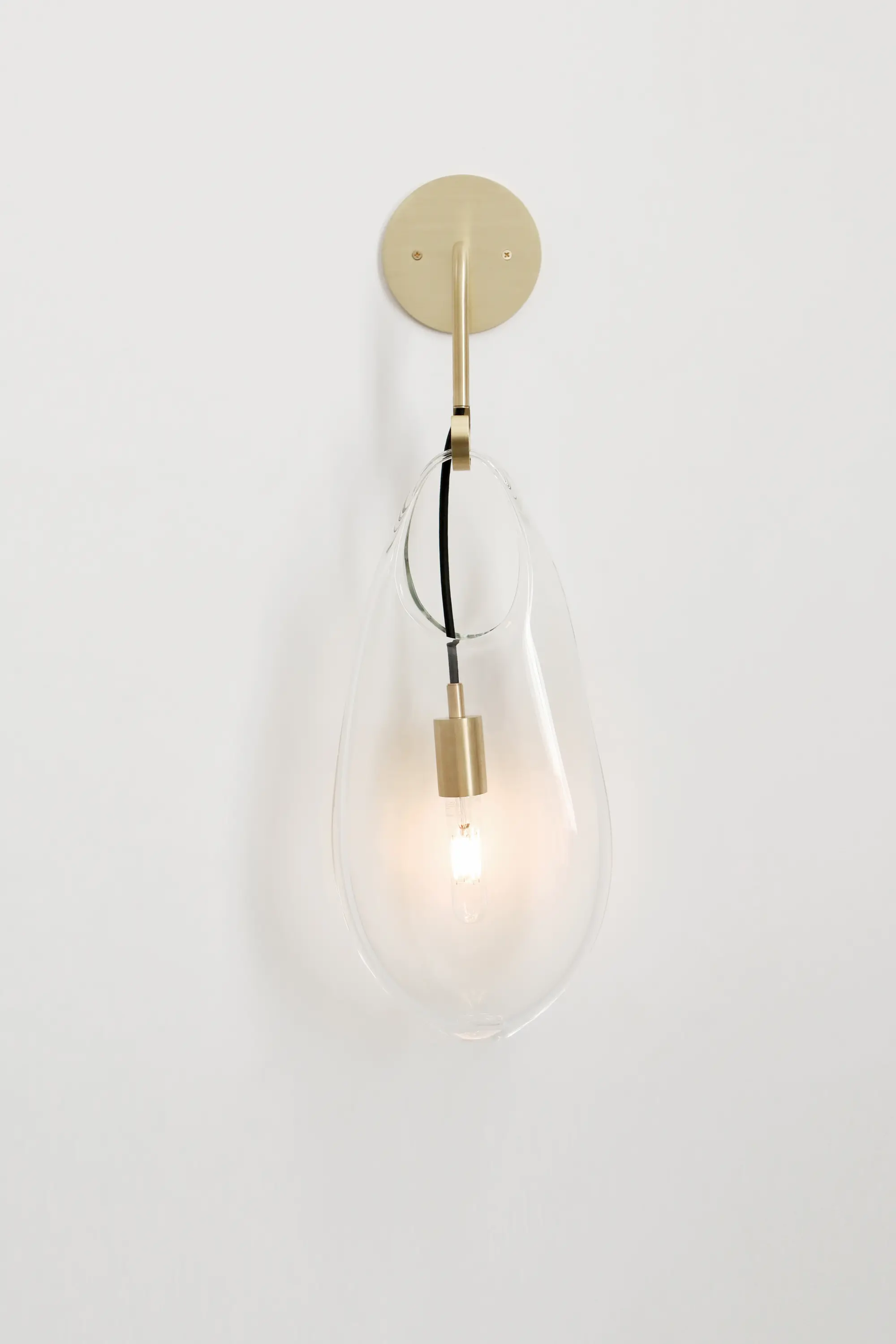 SkLO - Hold 18 Sconce Hardwired
