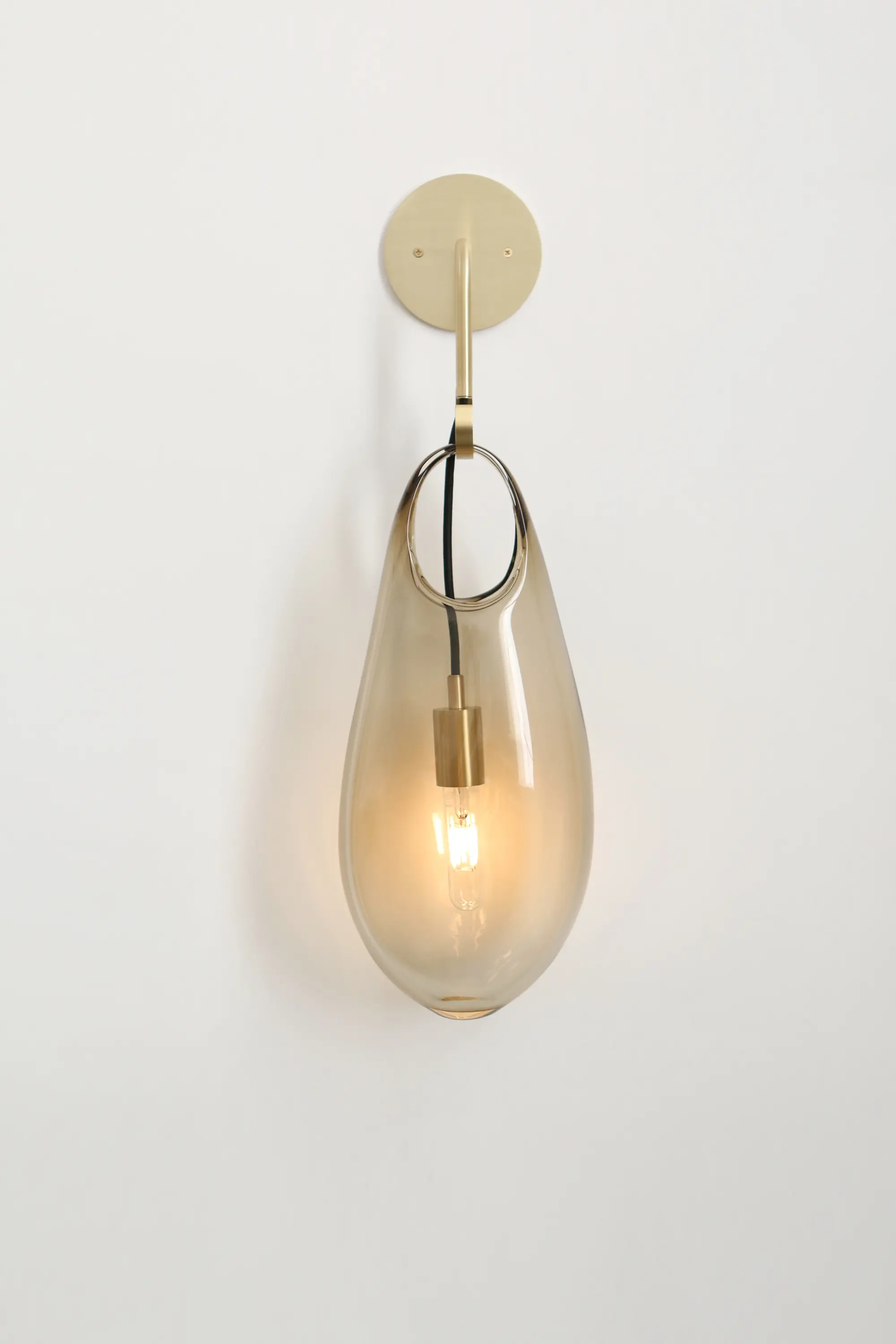 SkLO - Hold 18 Sconce Hardwired