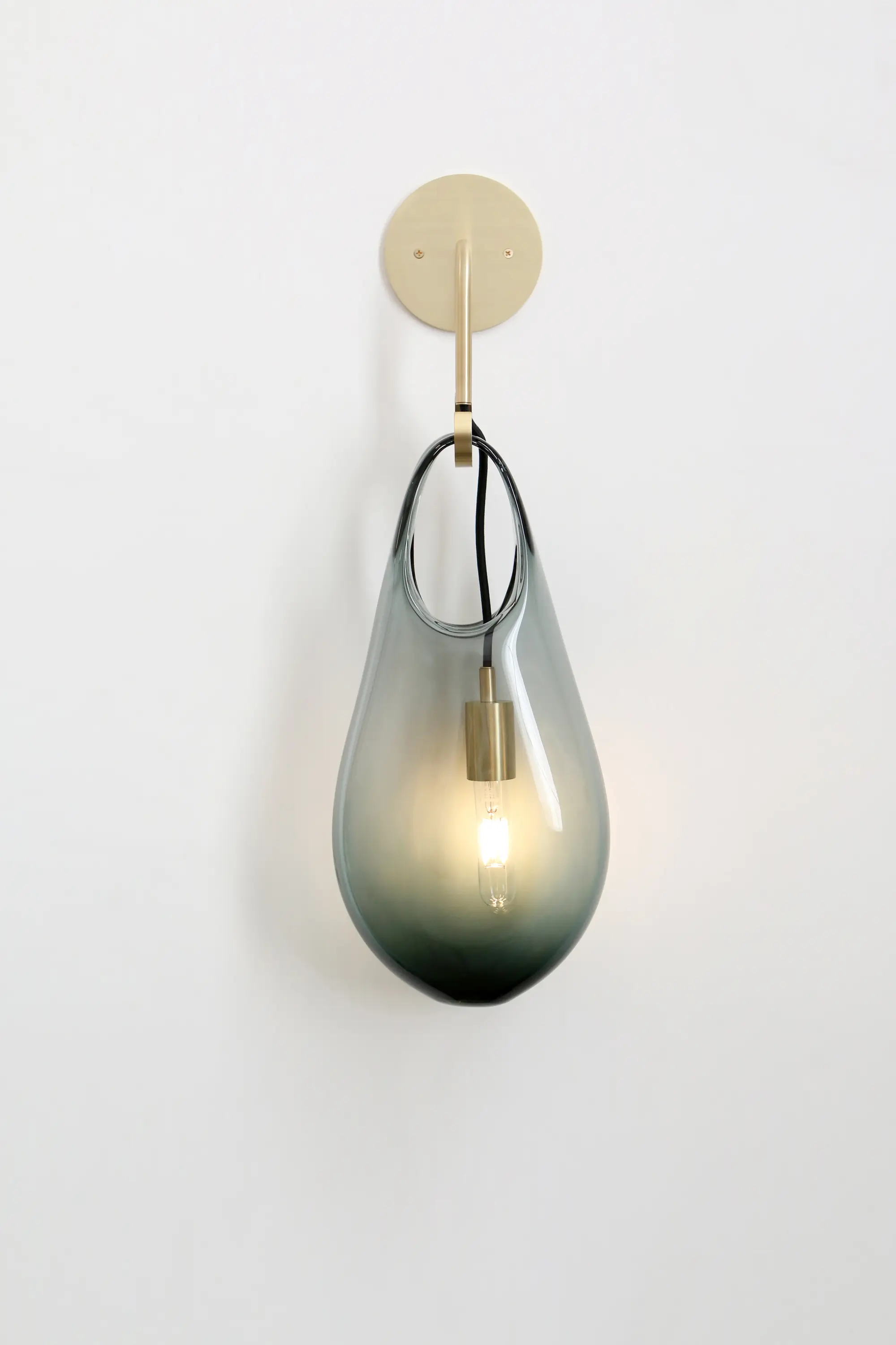 SkLO - Hold 18 Sconce Hardwired