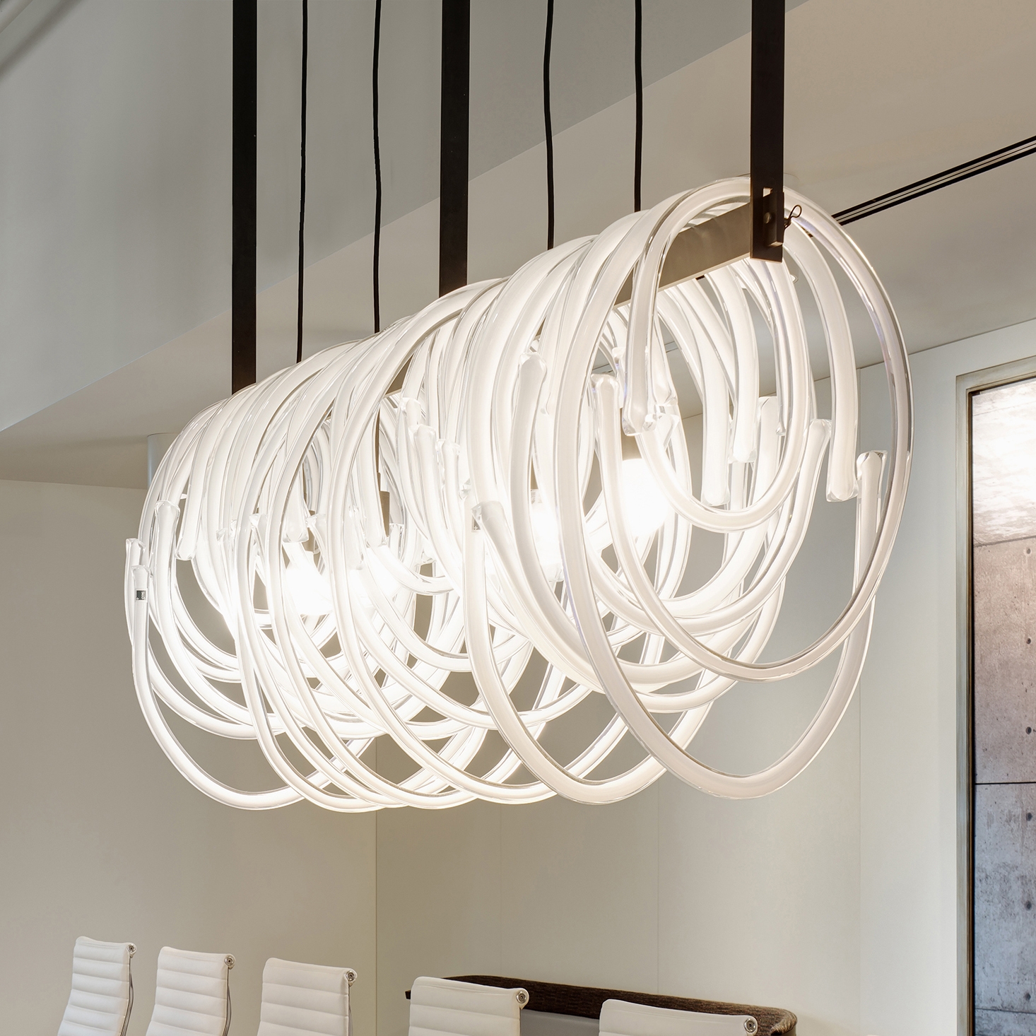 Mostra il prodotto Lasso Chandelier del produttore SkLO