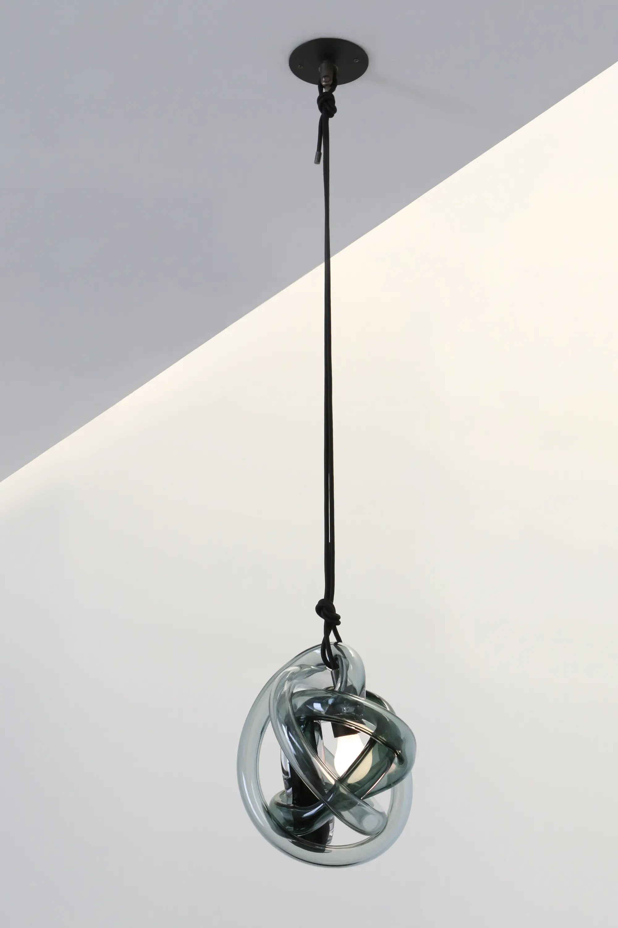 SkLO - Wrap Pendant