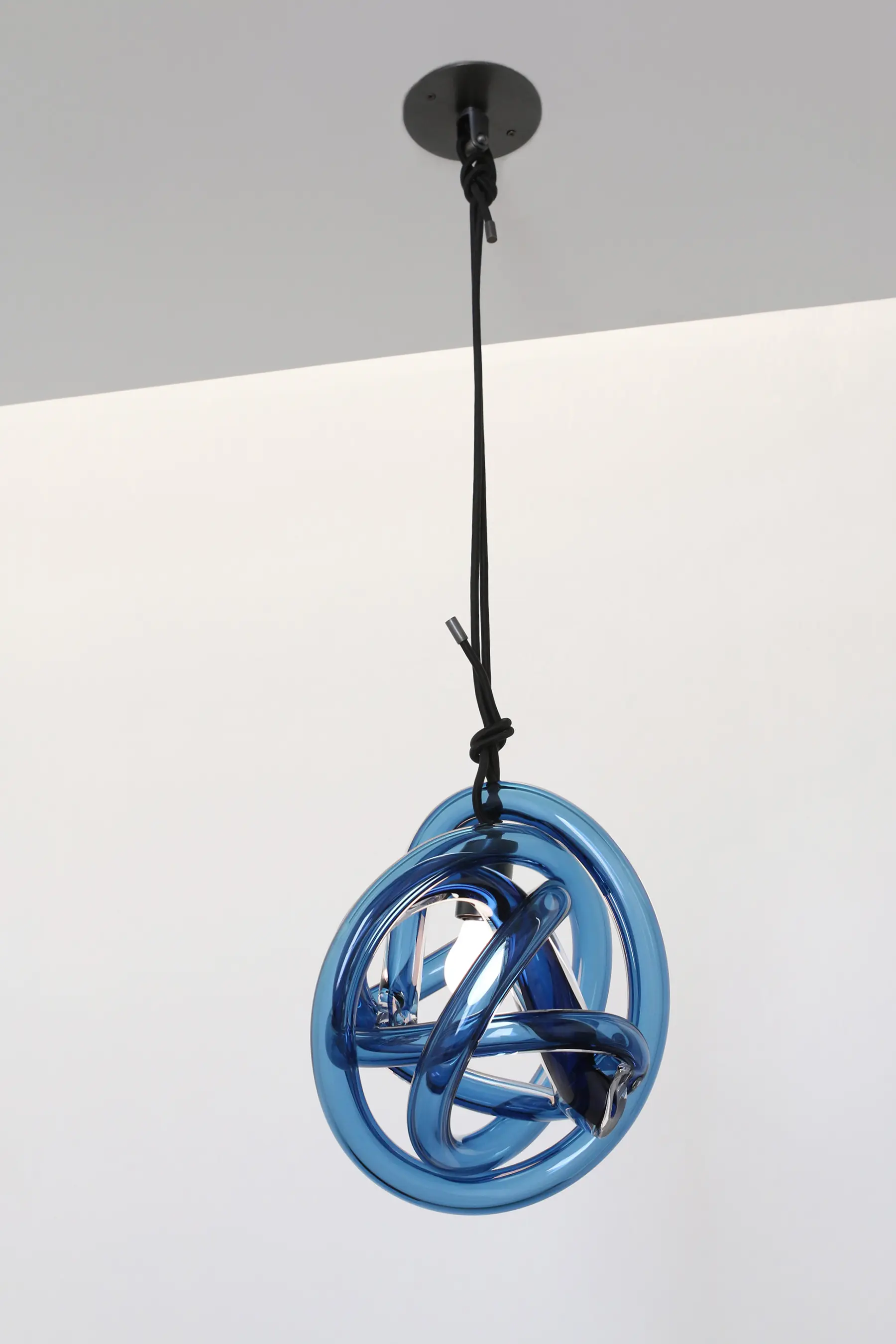 SkLO - Wrap Pendant