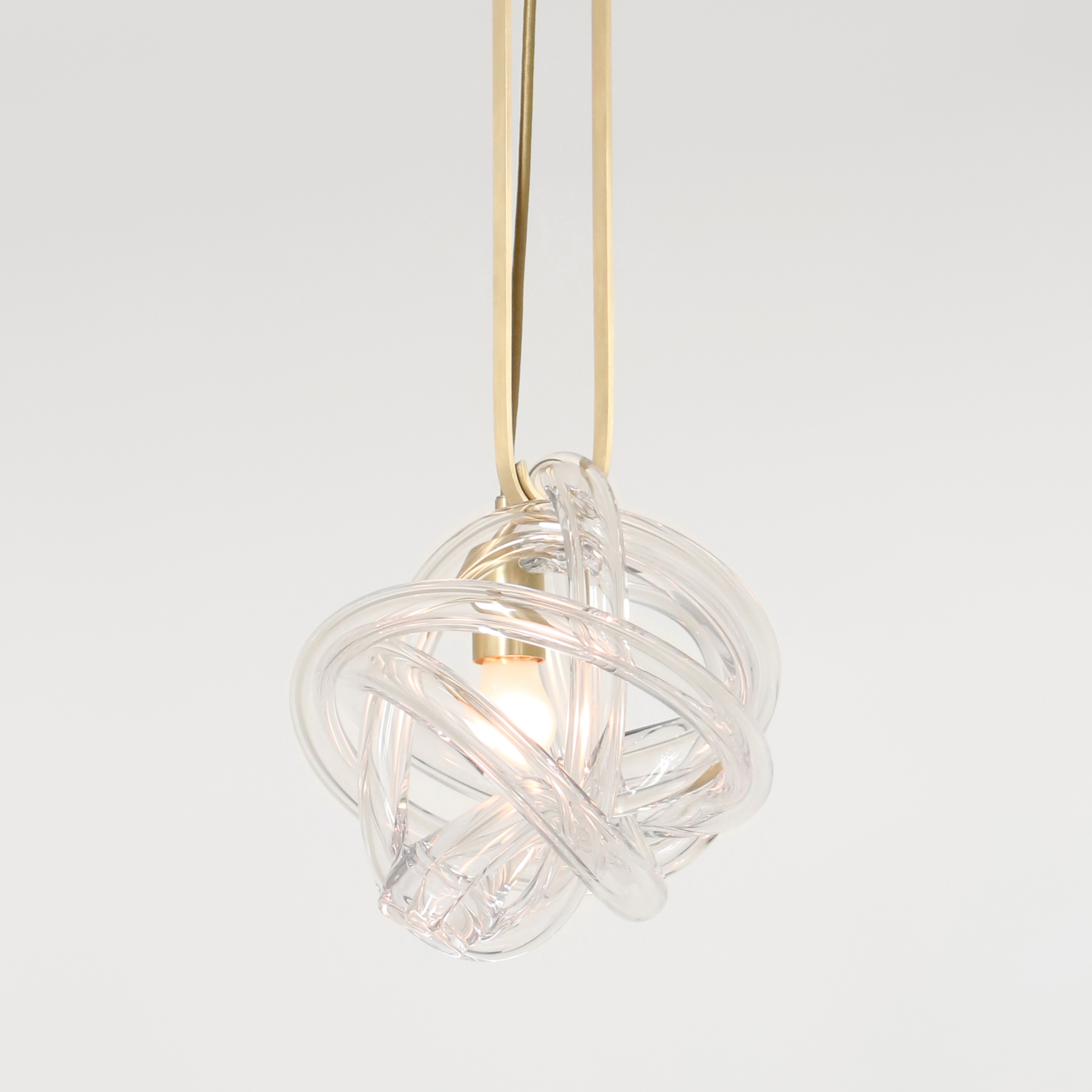 Mostra il prodotto Wrap Pin Pendant del produttore SkLO