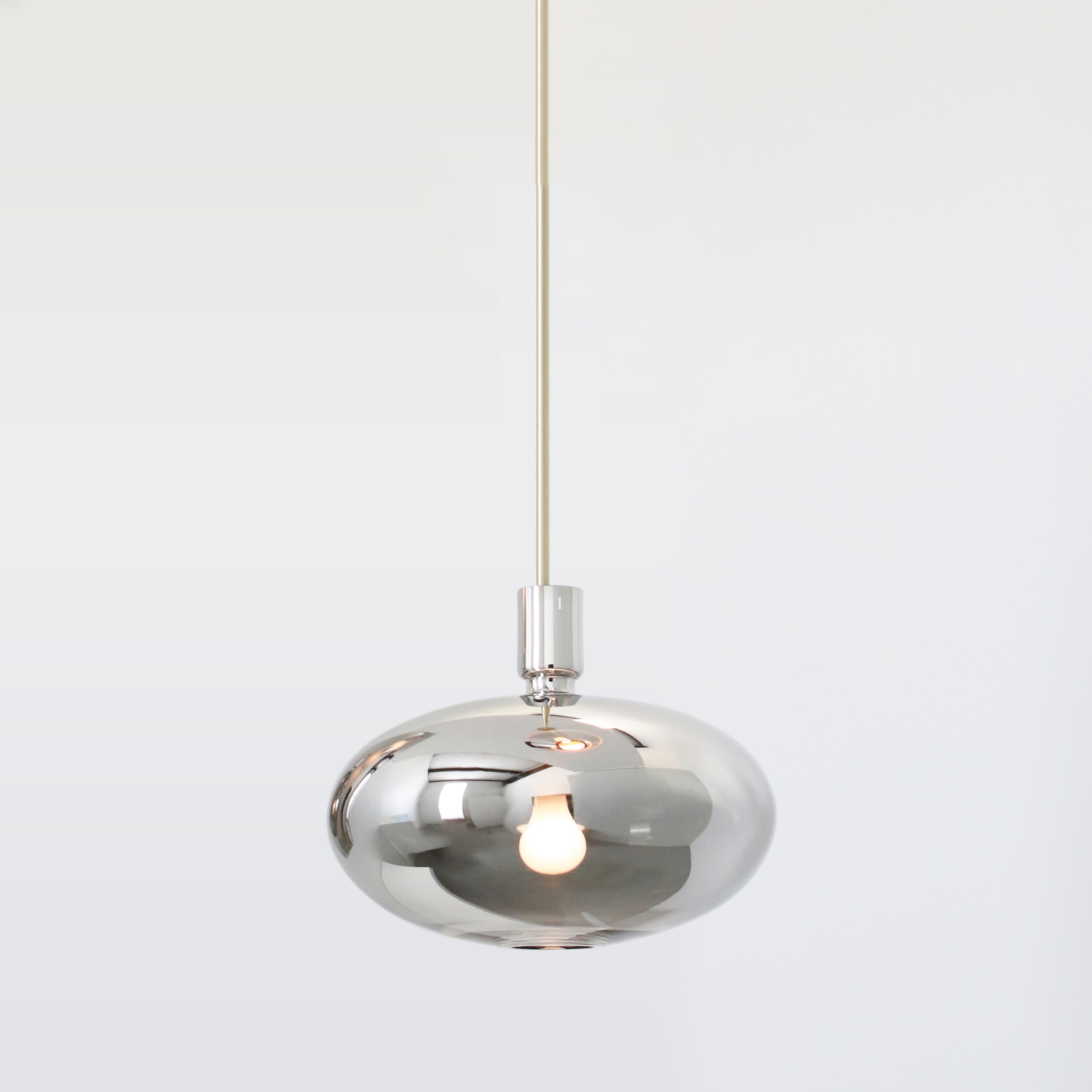 Mostra il prodotto Reflect Pendant Shape 2 del produttore SkLO