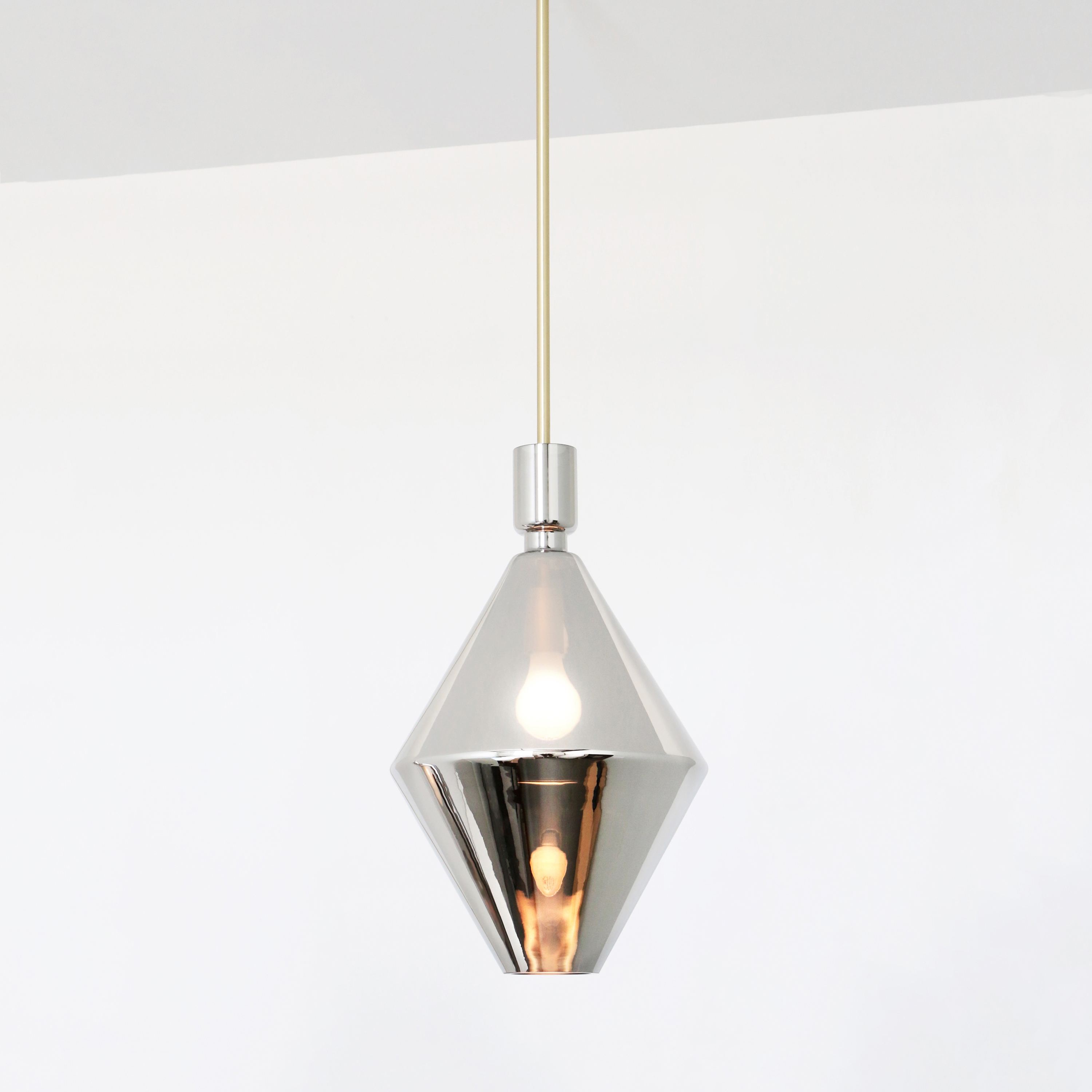 Mostra il prodotto Reflect Pendant Shape 3 del produttore SkLO