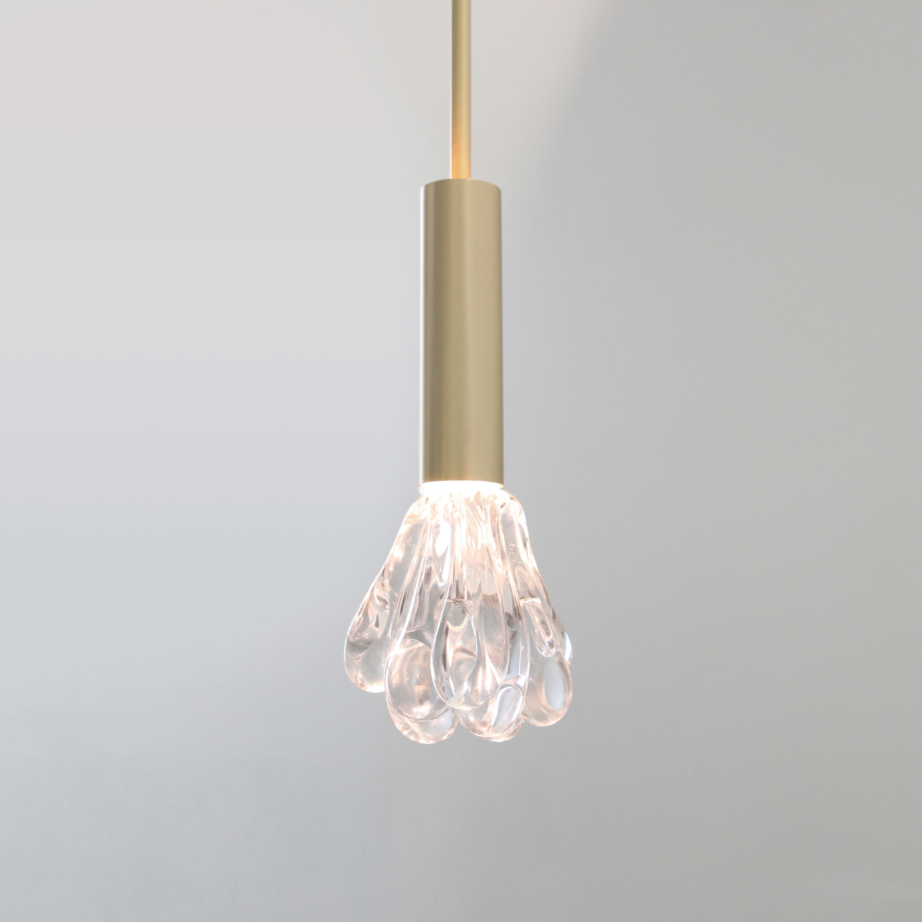 Mostra il prodotto Dew Pendant del produttore SkLO