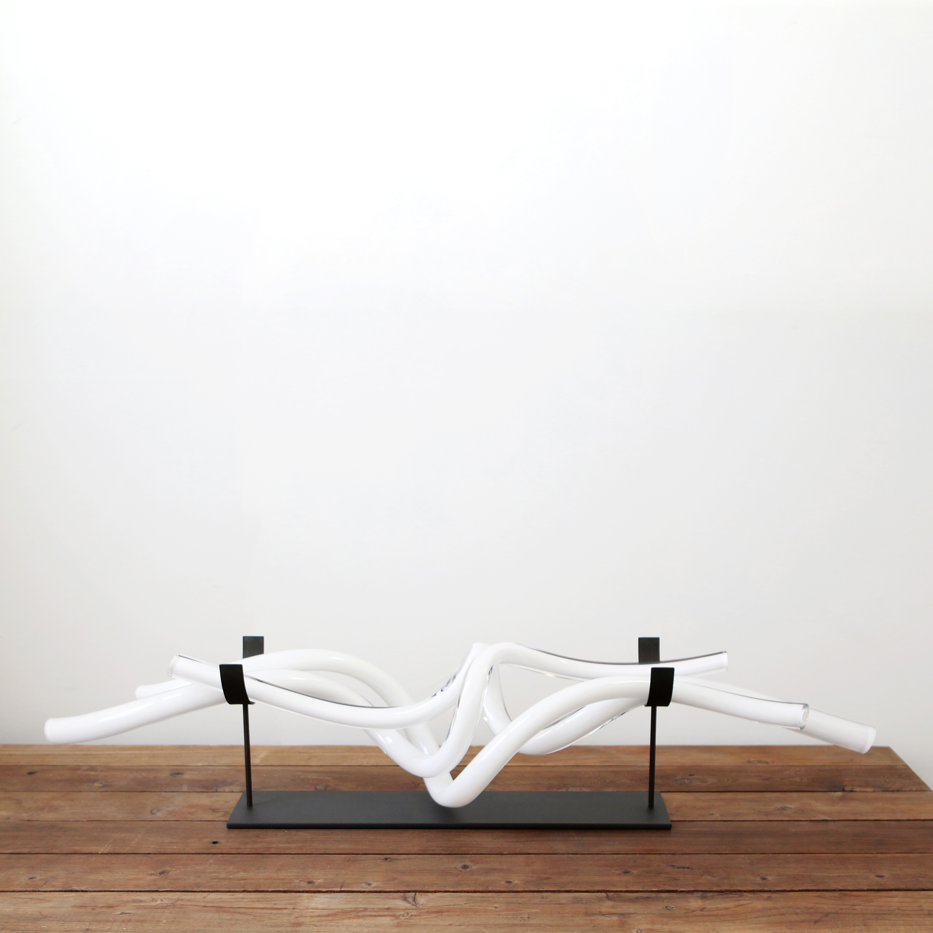 Coil 48 Object White Set Of 3 With Stand