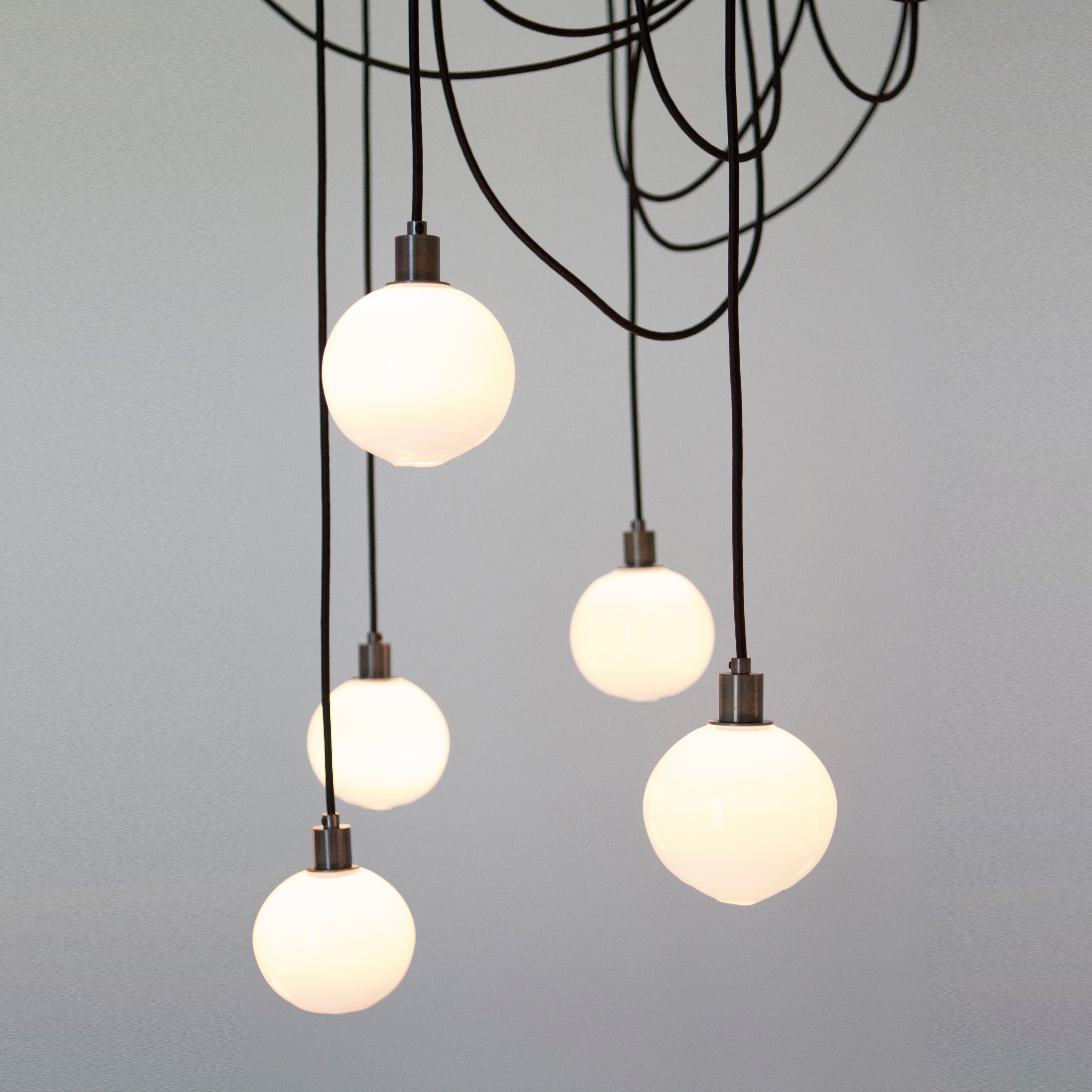 Mostra il prodotto Drape Hook 5 Pendant del produttore SkLO