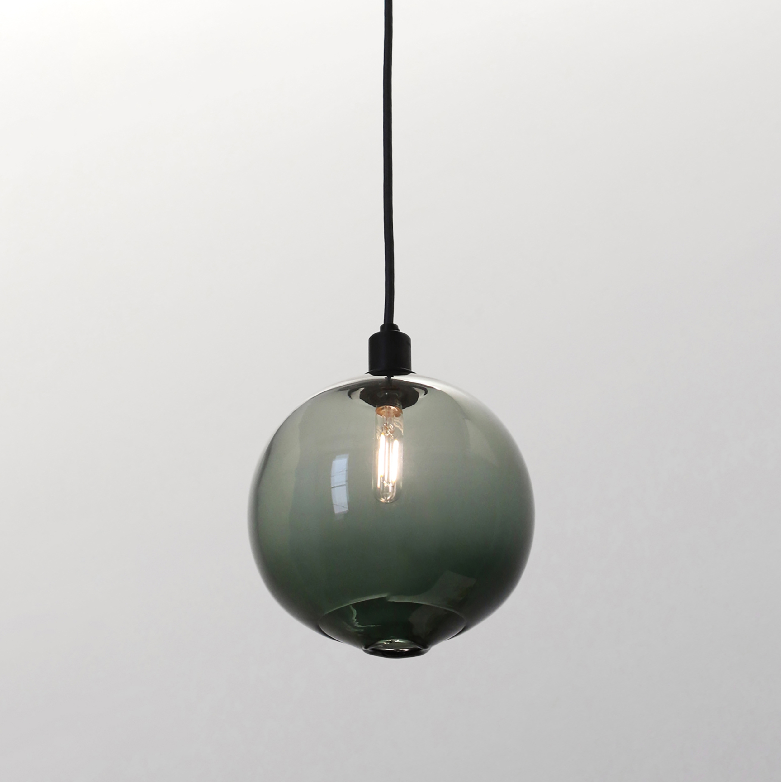 Mostra il prodotto Drape Pendant (7" Glass) del produttore SkLO