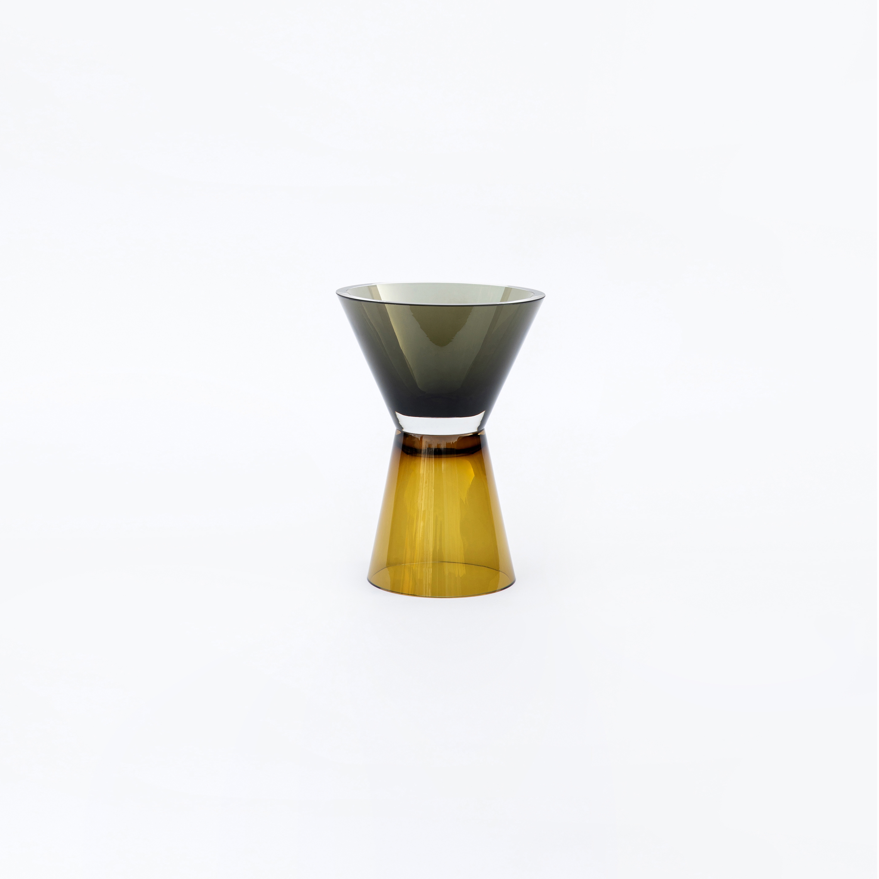 Vertoon produk Taper Vessel Shape 1 van vervaardiger SkLO