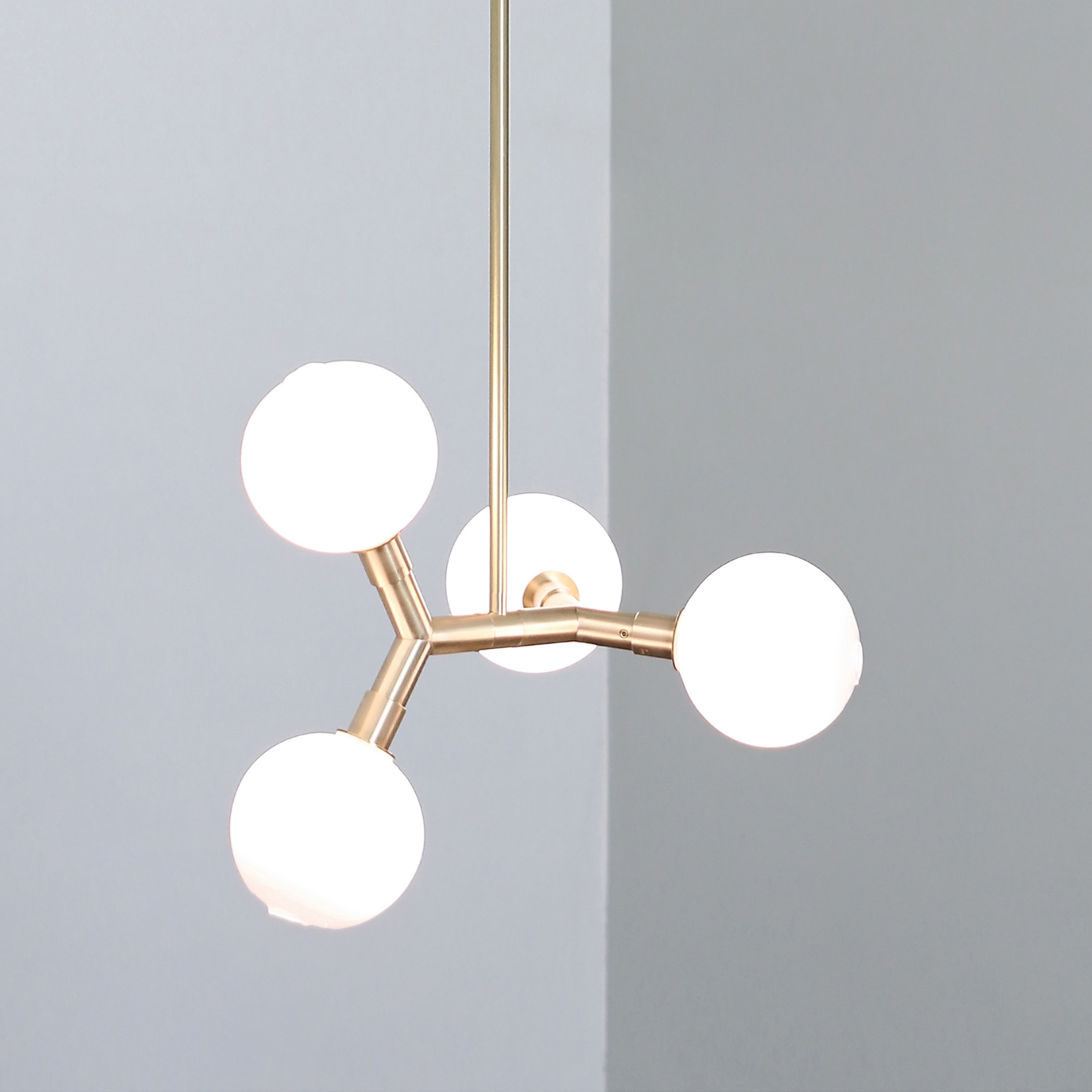 Mostra il prodotto Veer Pendant (4.5 In Glass) del produttore SkLO