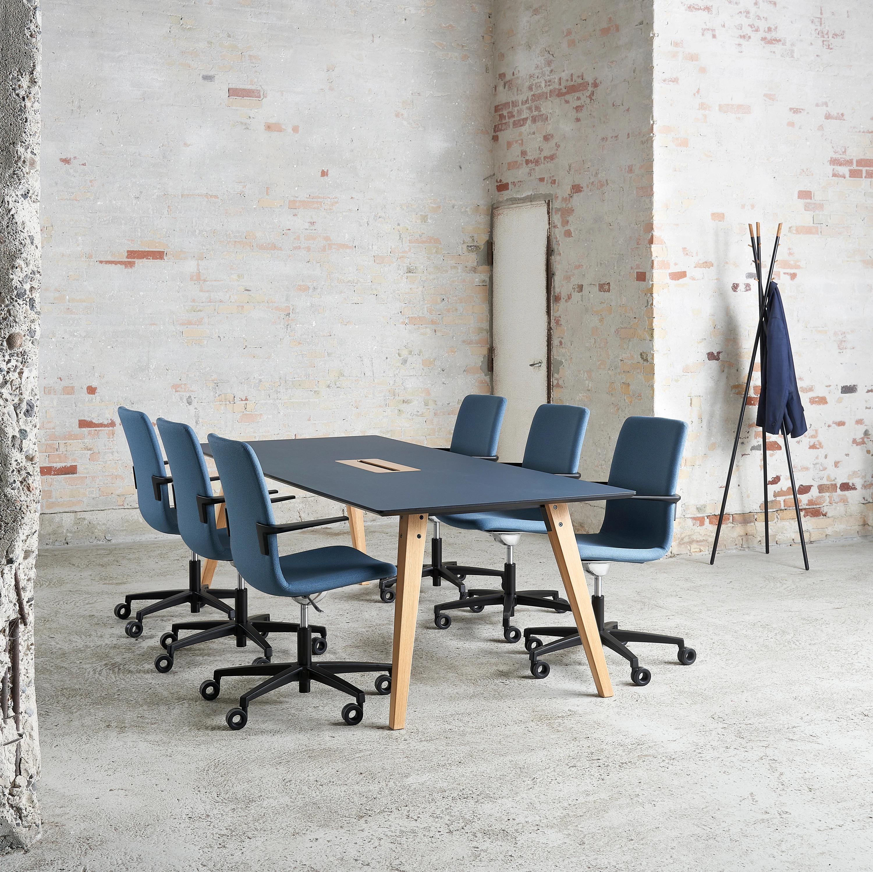 CONFERENCE TABLES
