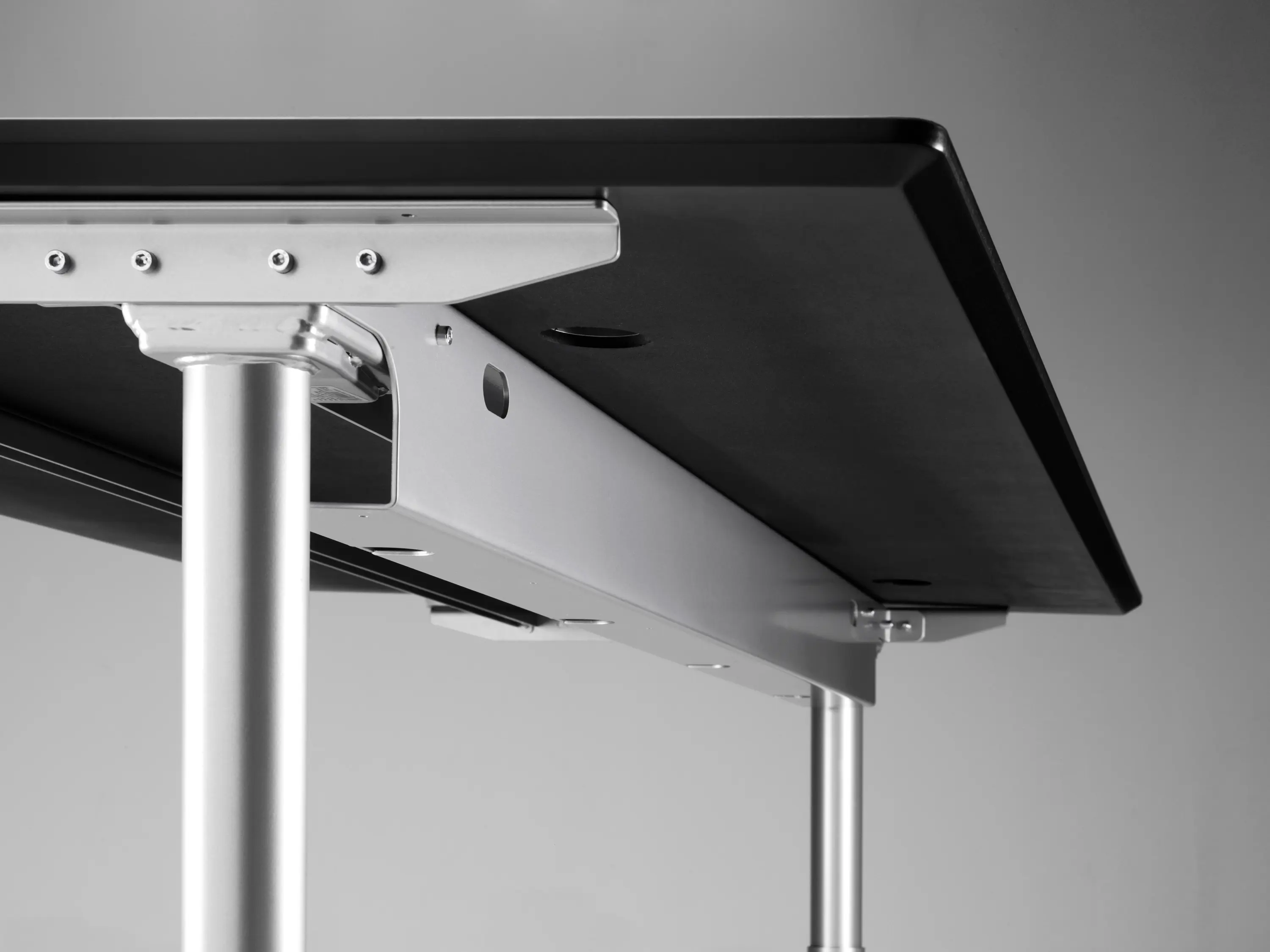 Cube Design - Quadro Sit/Stand Desk