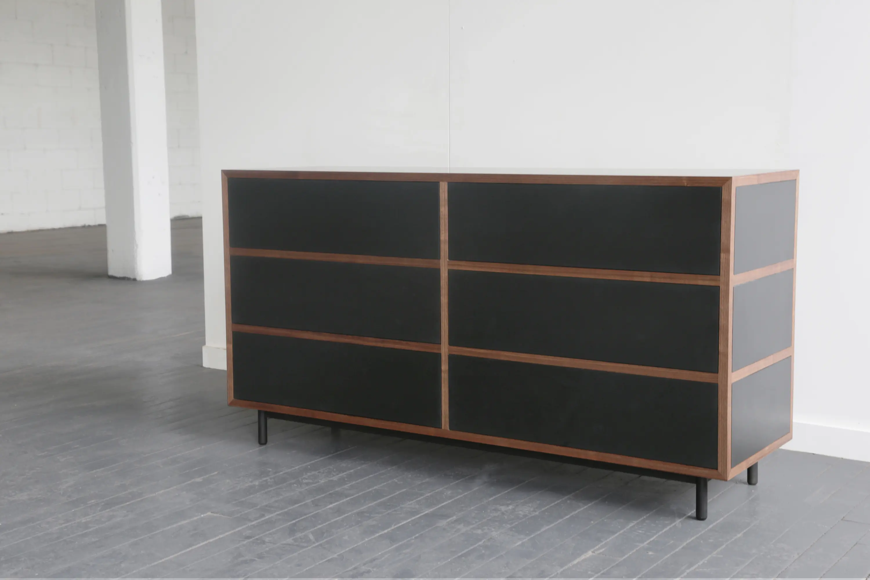 Bellboy - Driver Dresser