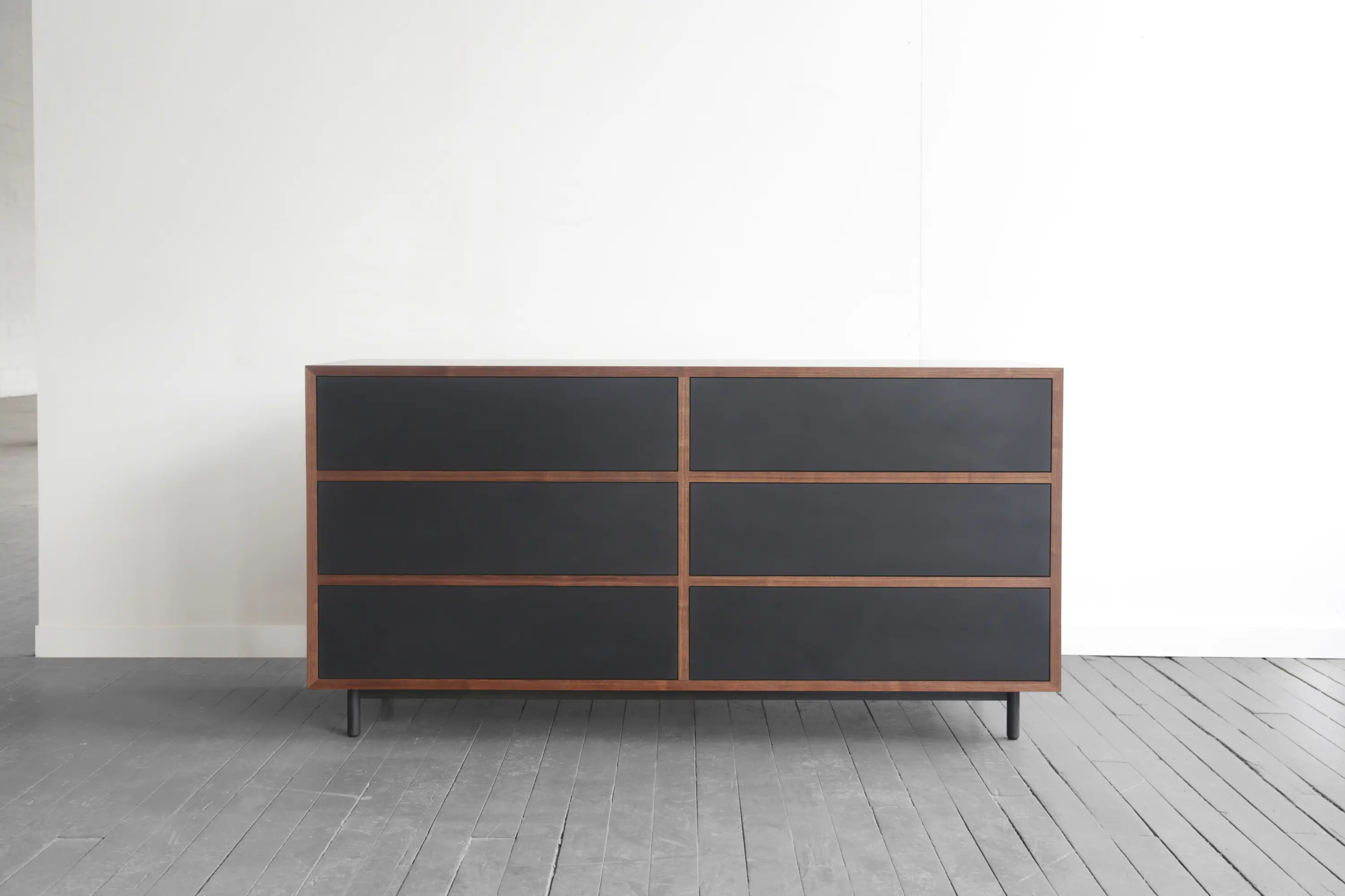 Bellboy - Driver Dresser