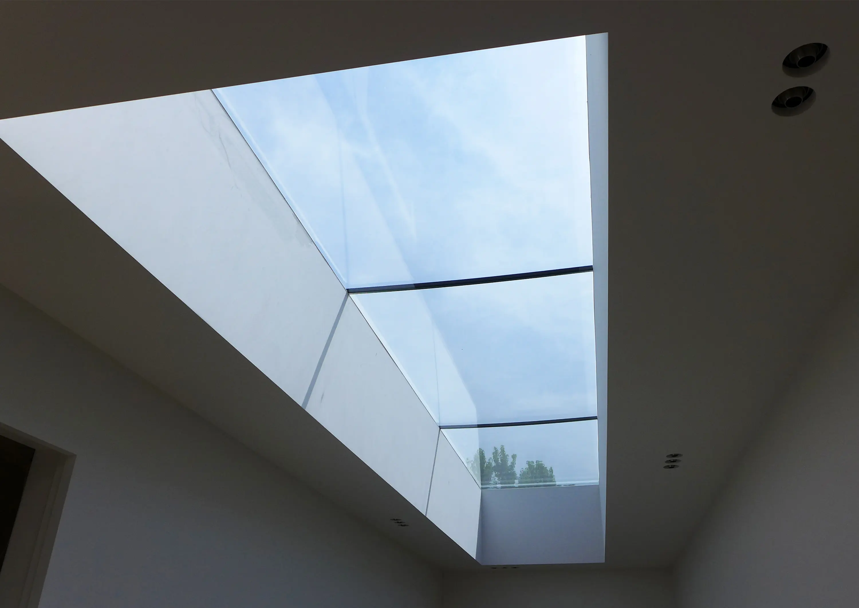 OTIIMA | MUCH MORE THAN A WINDOW - Fixed