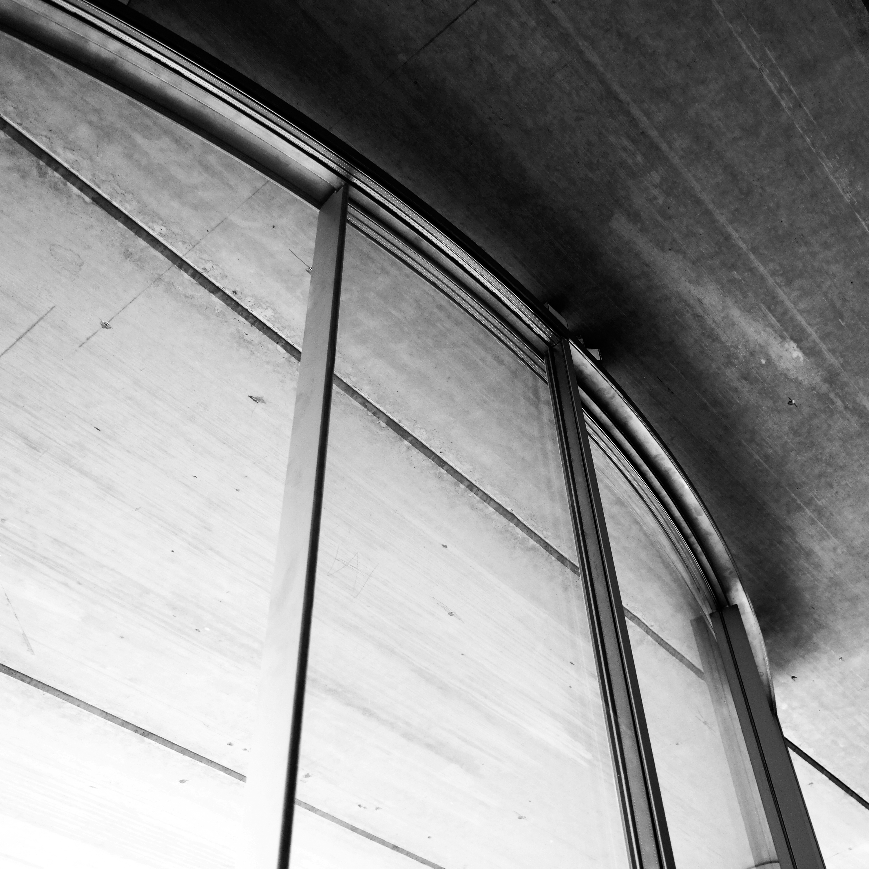Display product Slope and curved glass from manufacturer OTIIMA | MUCH MORE THAN A WINDOW