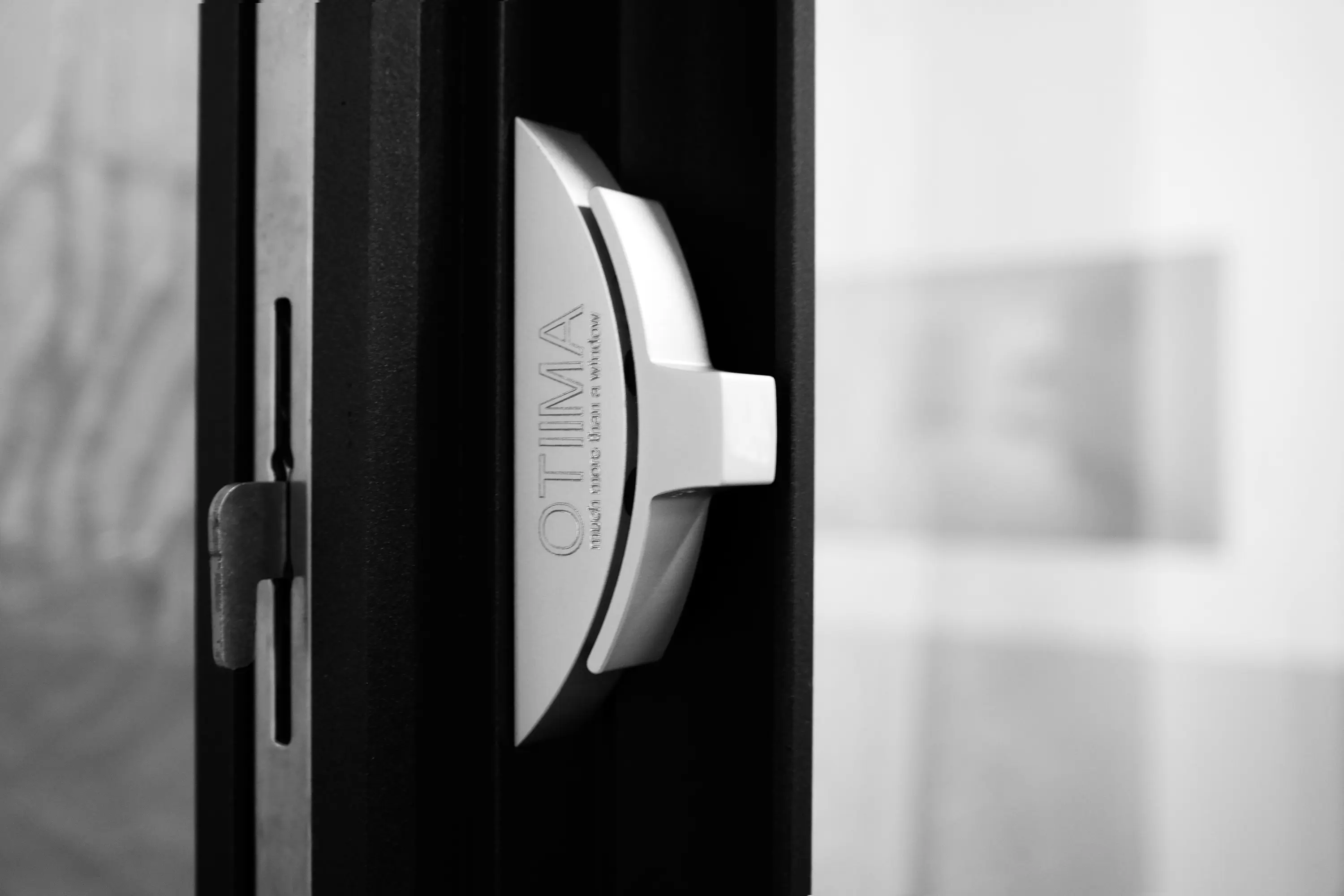 OTIIMA | MUCH MORE THAN A WINDOW - Base