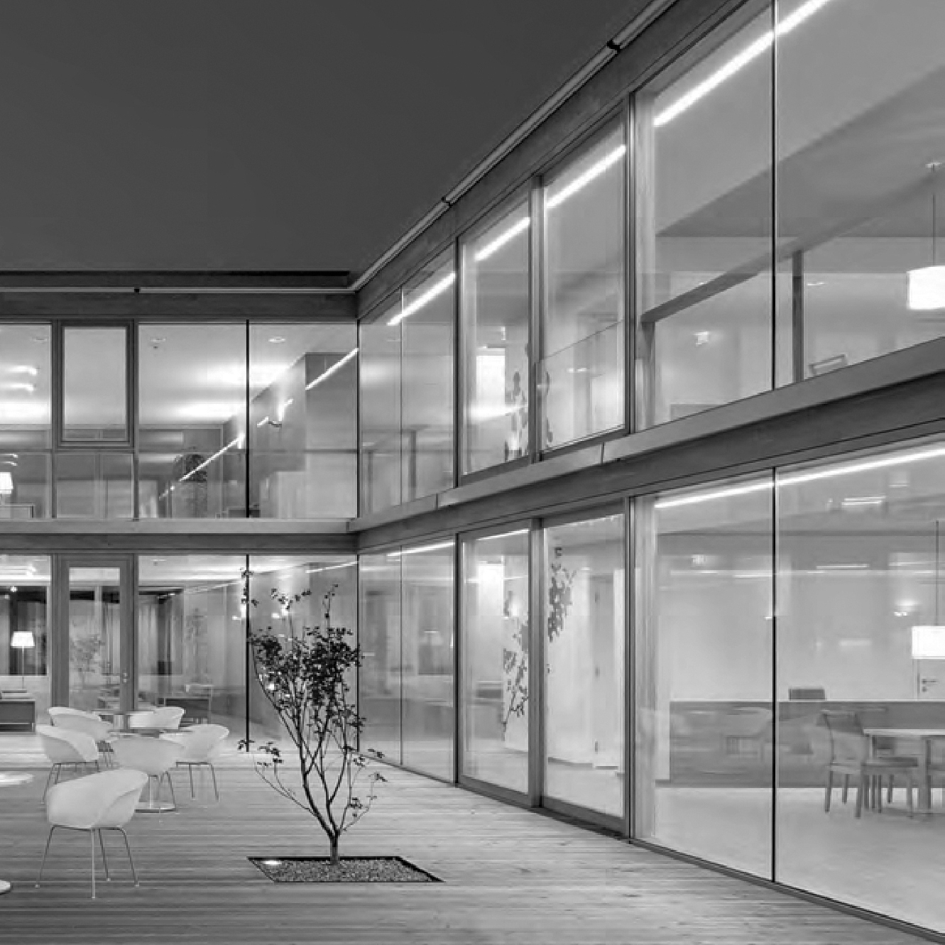 Display product Larglass | Reversible Fiber Glass System from manufacturer OTIIMA | MUCH MORE THAN A WINDOW