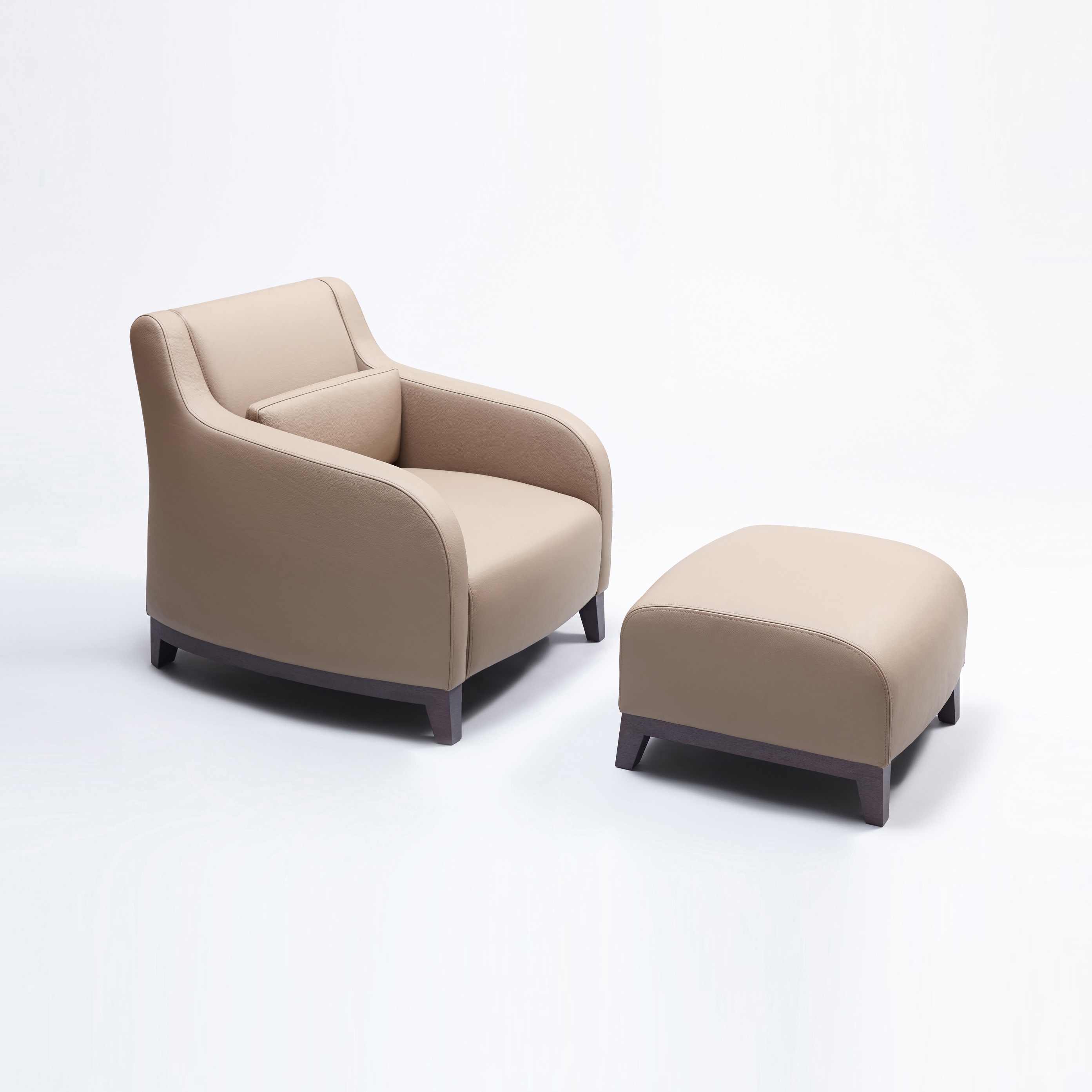 Mostrar el producto Collins Armchair and Ottoman del fabricante Comforty