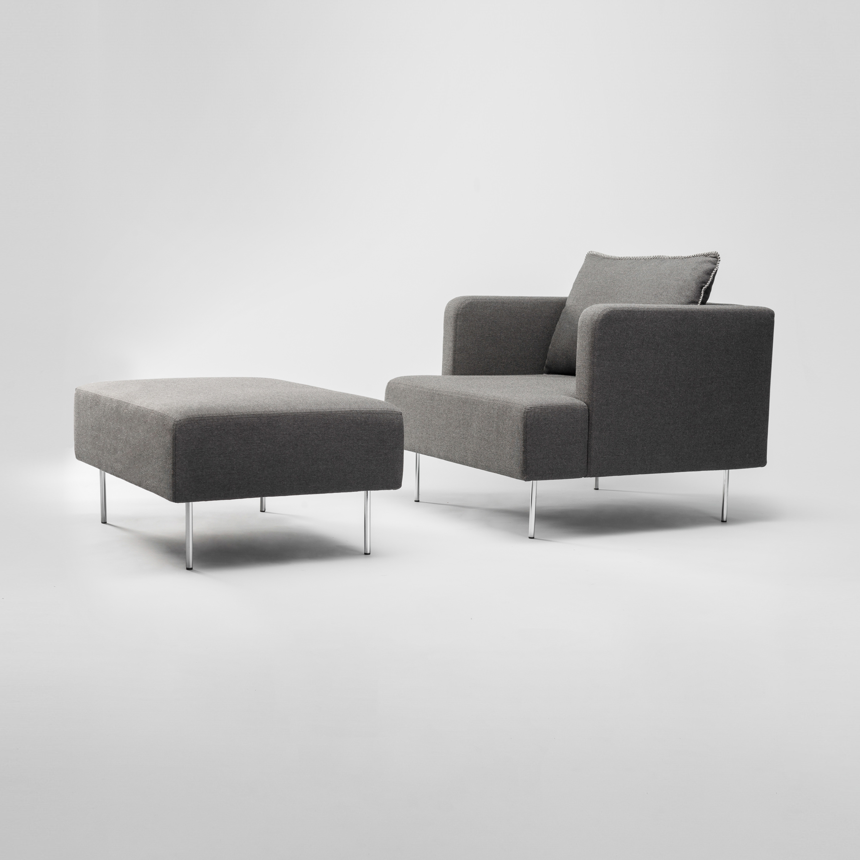 Mostrar el producto Levit Armchair and Ottoman del fabricante Comforty