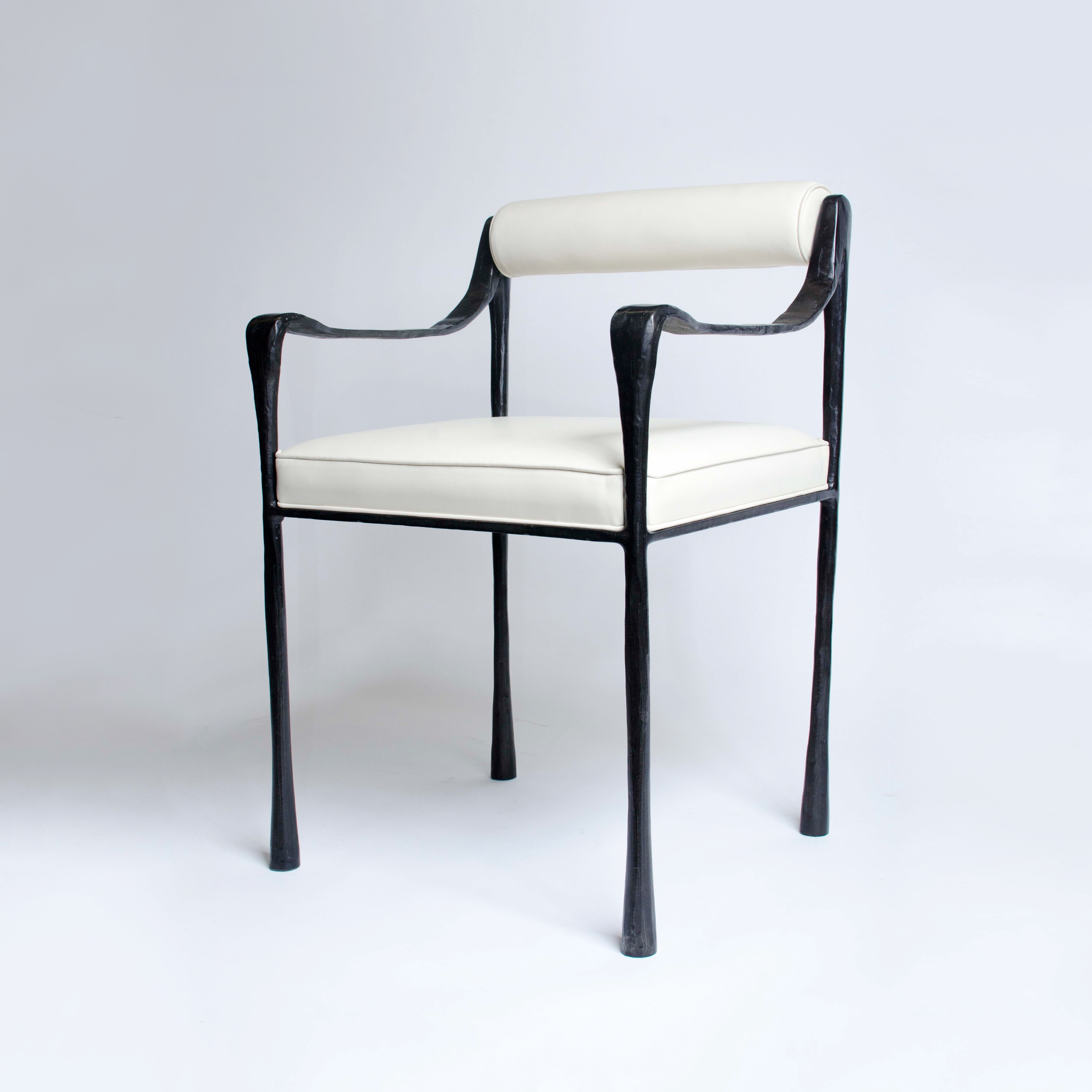Afficher le produit Giac Chair - Flat Back du fabricant DLV Designs