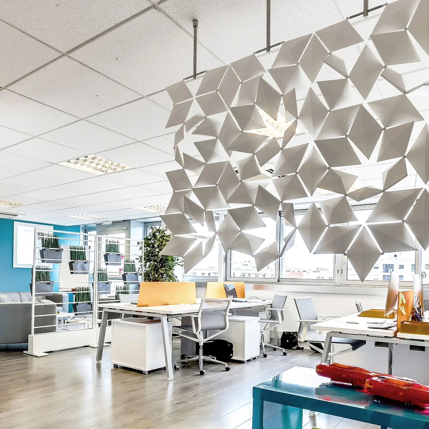 Bloomming - Facet hanging room divider 136 x 89cm in White