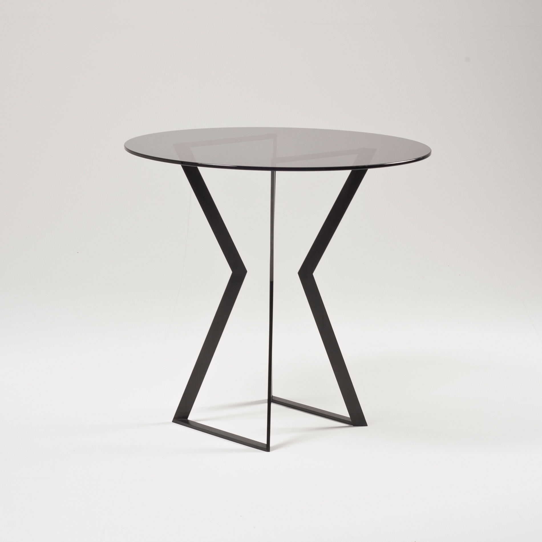 Mostra il prodotto Noir Dining Table del produttore Farrah Sit