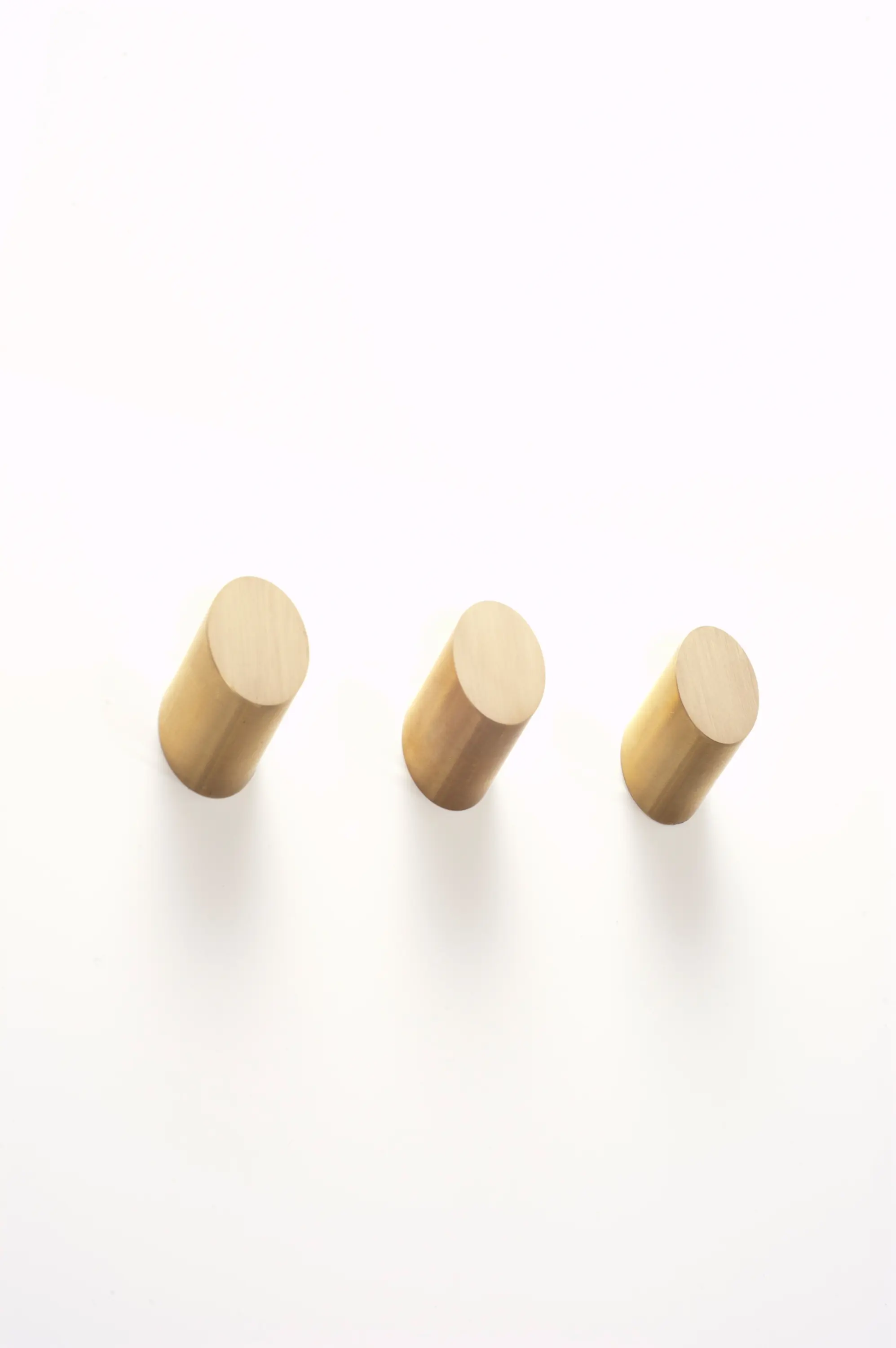 Farrah Sit - Parallax Brass Round Knob