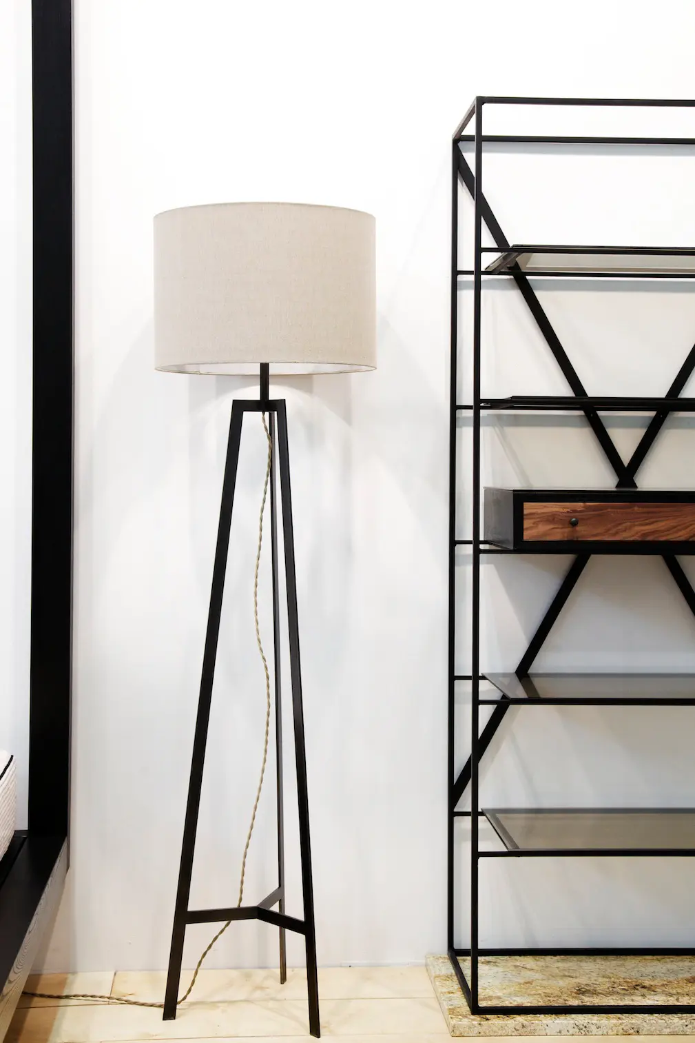 Farrah Sit - Tripod Lamp Black