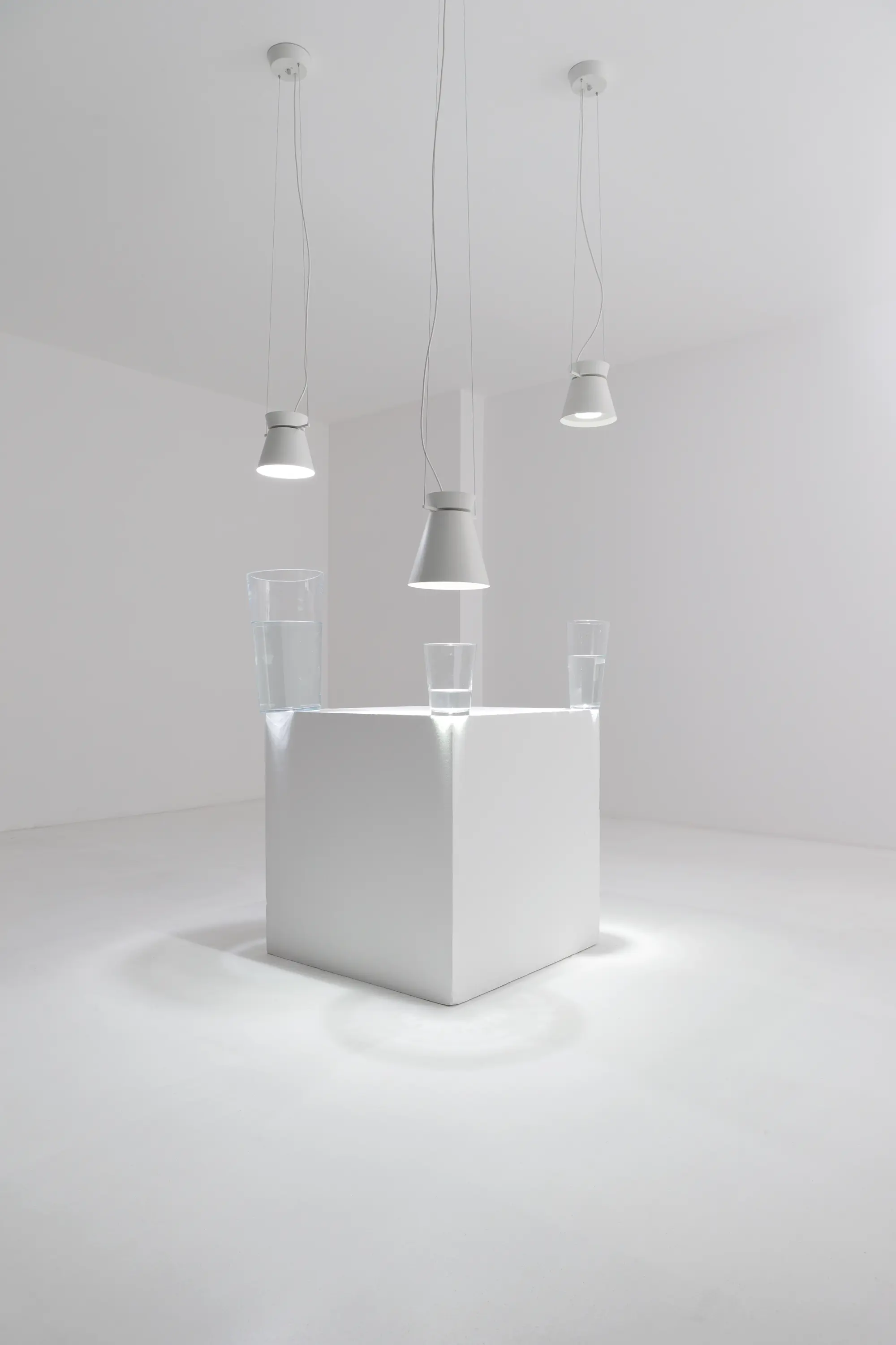 Aqlus - Missy piccolo ceiling