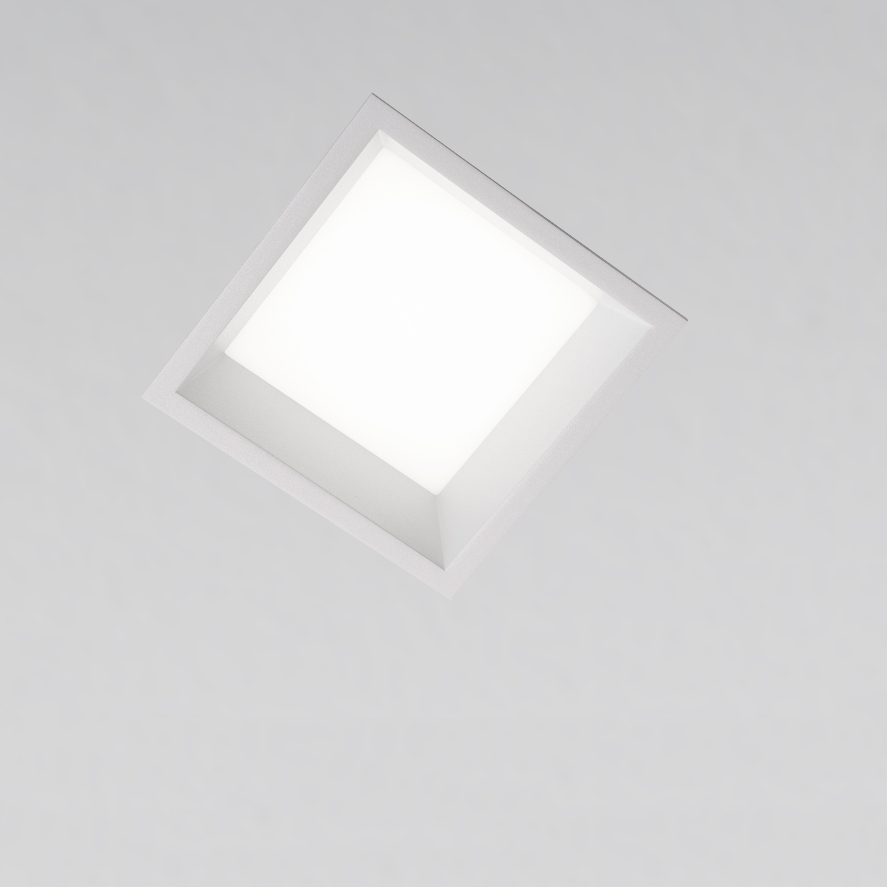 Iro grande recessed