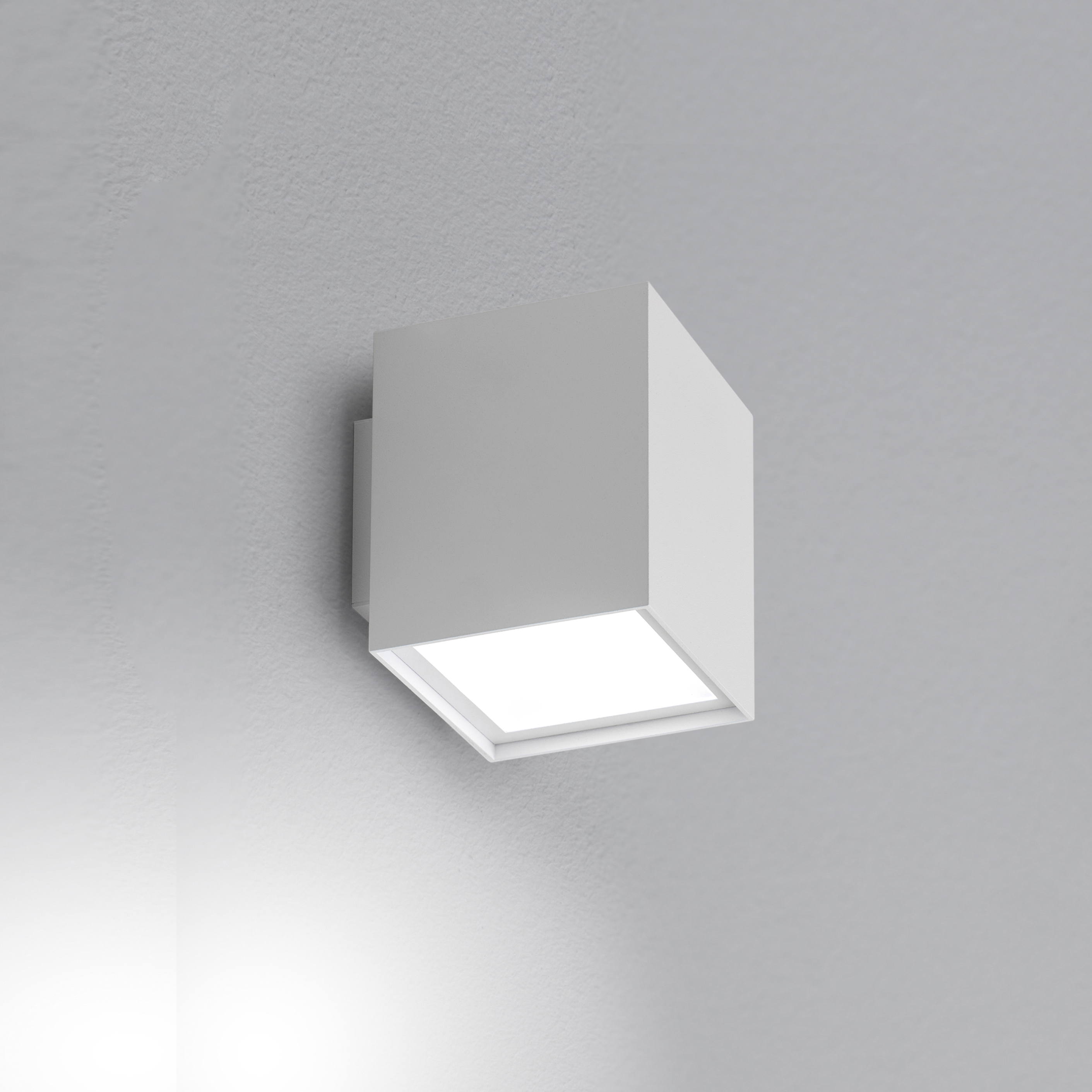 Mostra il prodotto EK Cubo del produttore Aqlus