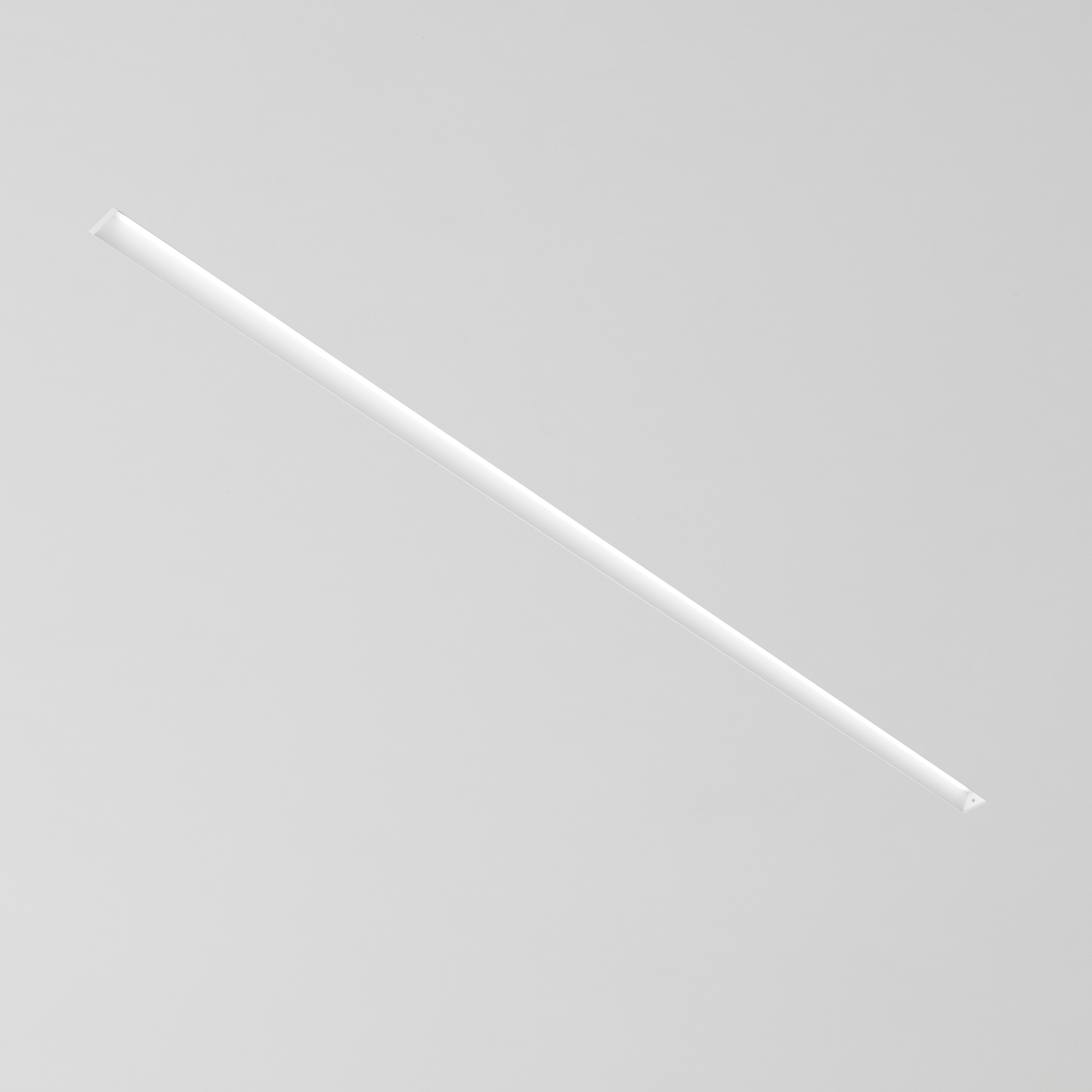 Display product Fusion 24 trimless from manufacturer Aqlus