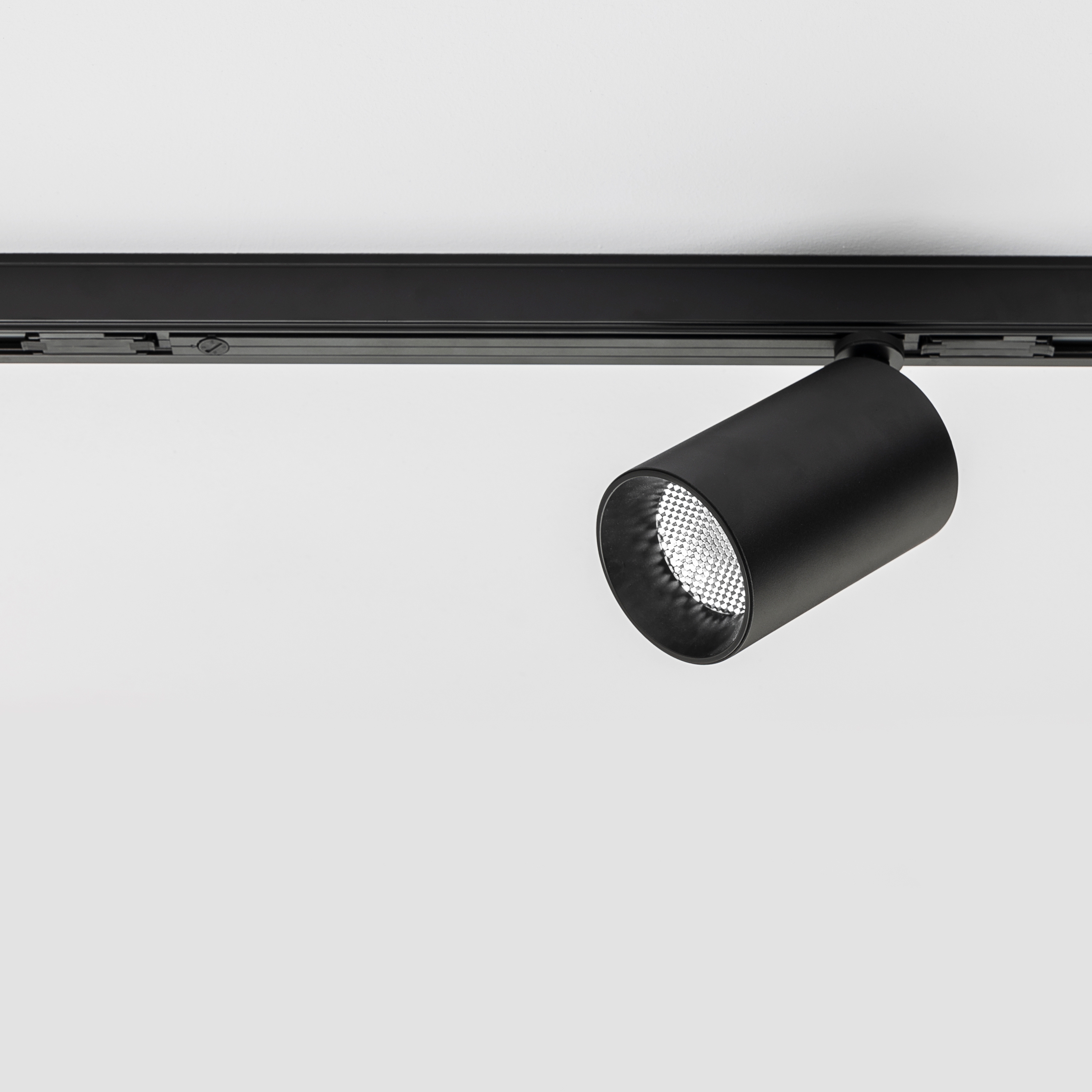 Display product Mike Grande adattatore a scomparsa from manufacturer Aqlus