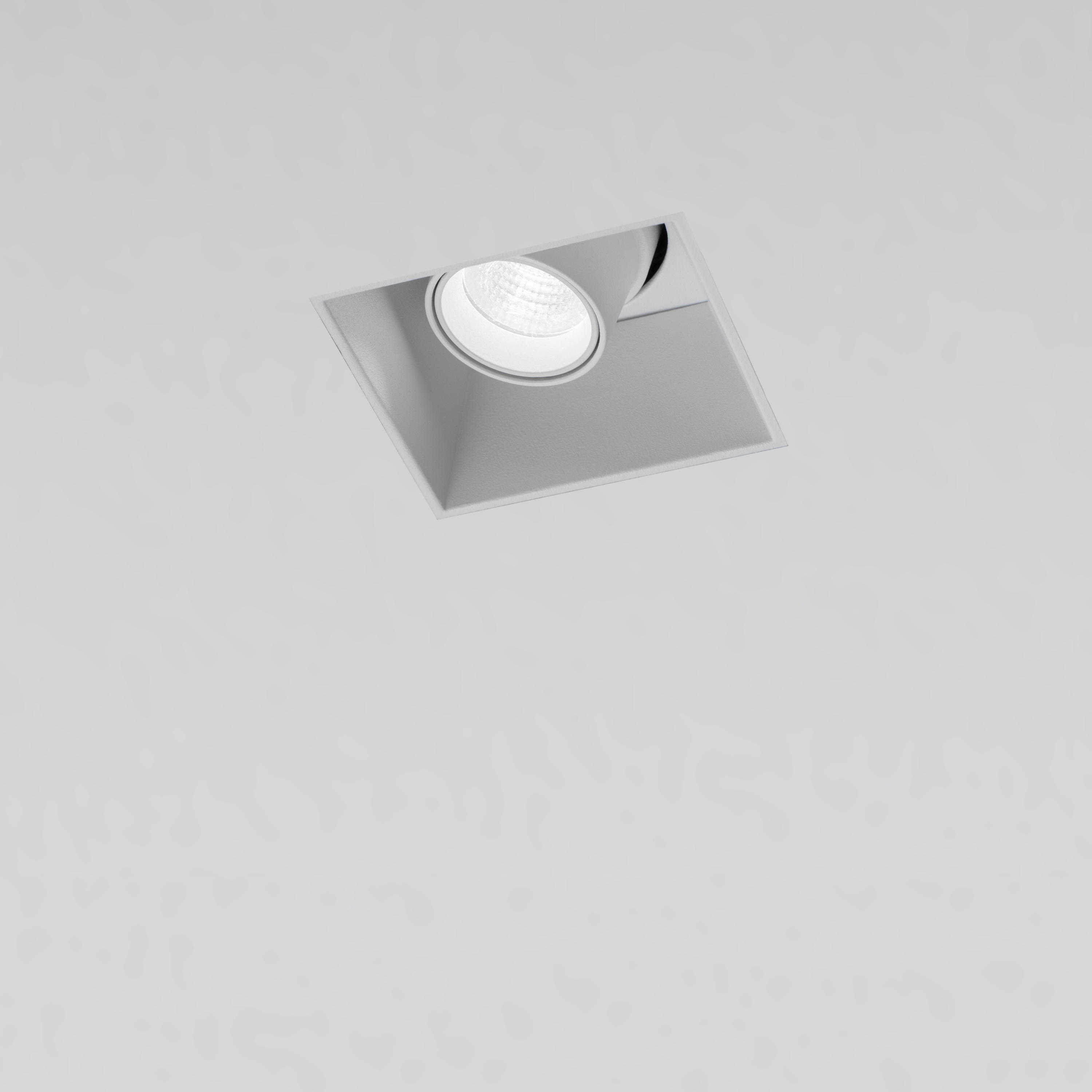 Display product VIRGO PICCOLO QUADRO TRIMLESS from manufacturer Aqlus
