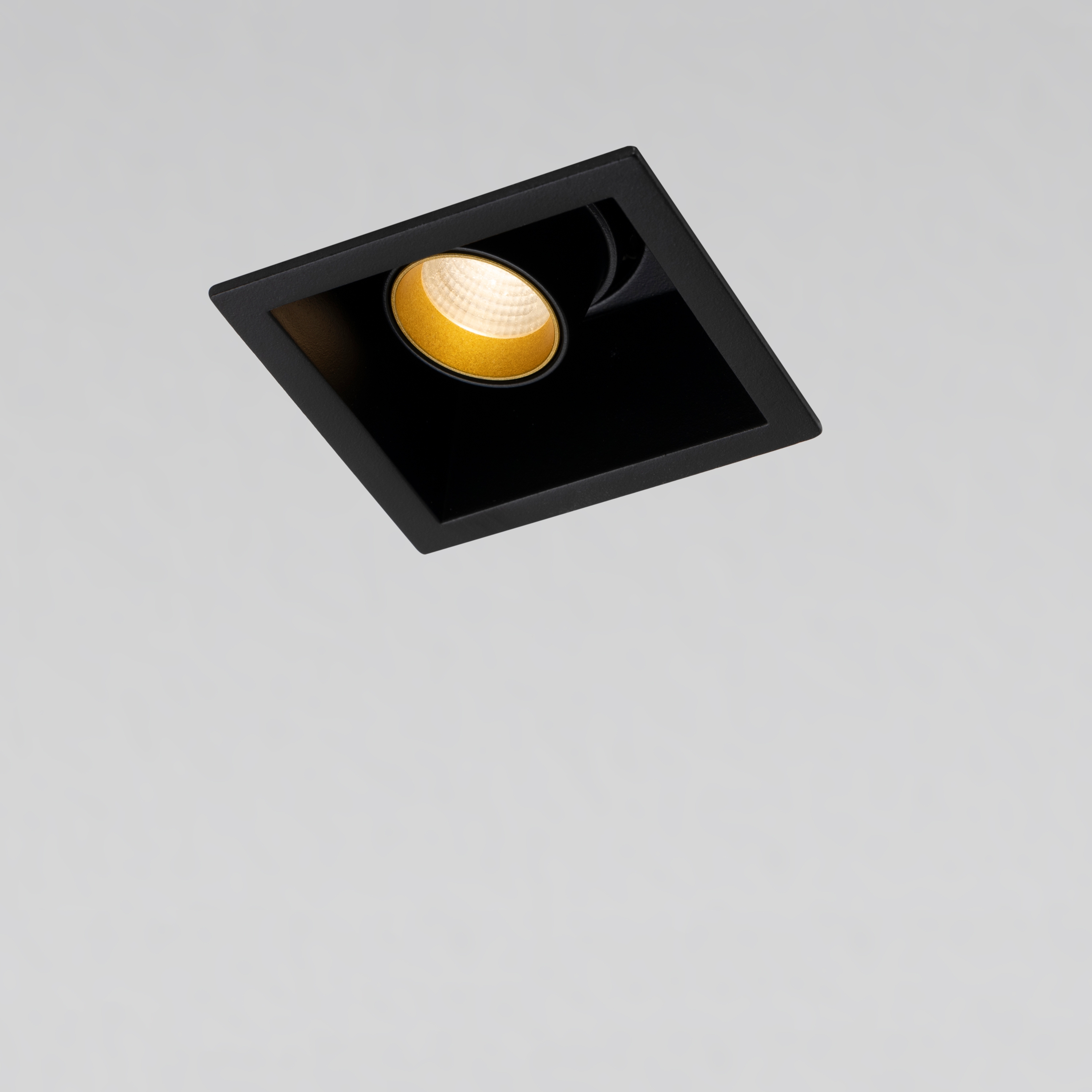 Display product VIRGO PICCOLO QUADRO from manufacturer Aqlus