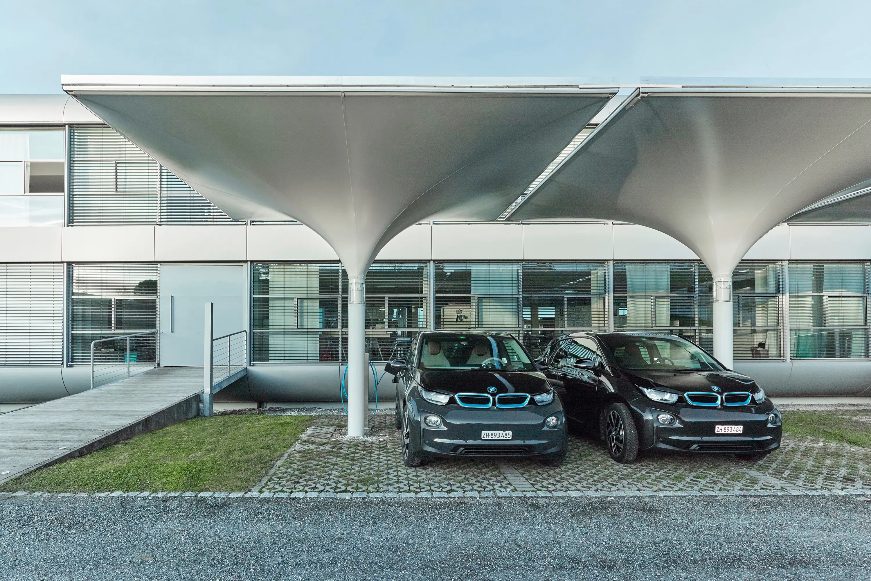 MDT-tex - Solar Carport Symmetric