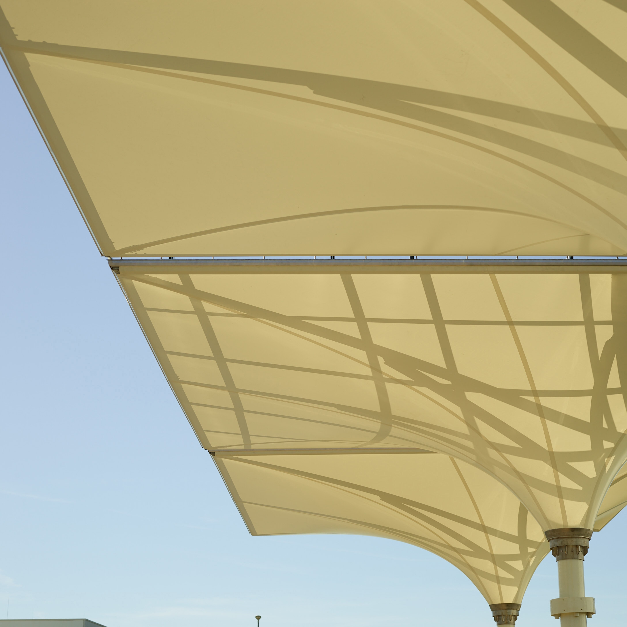 Vertoon produk Solar Umbrella van vervaardiger MDT-tex