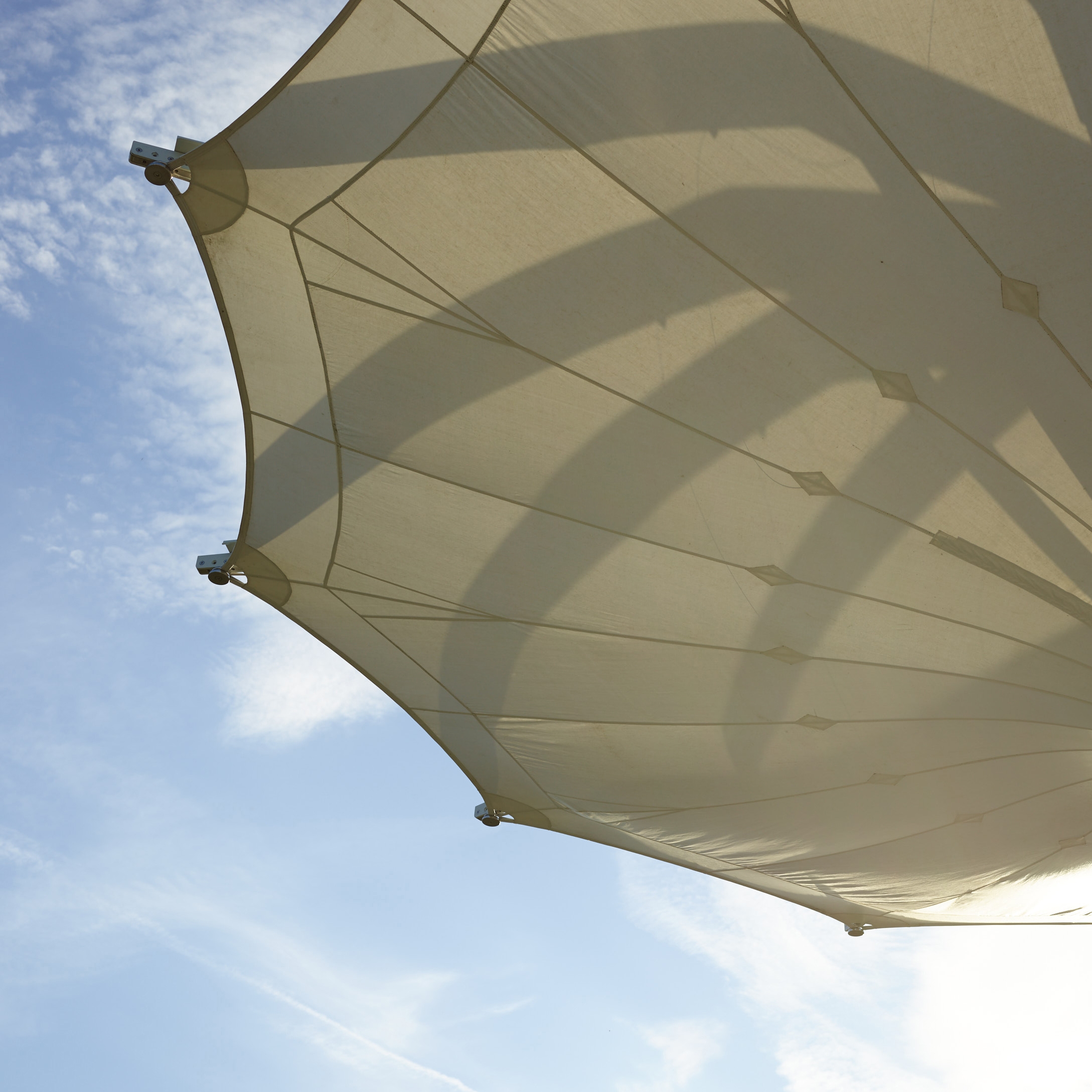 Mostra il prodotto Solar Umbrella del produttore MDT-tex