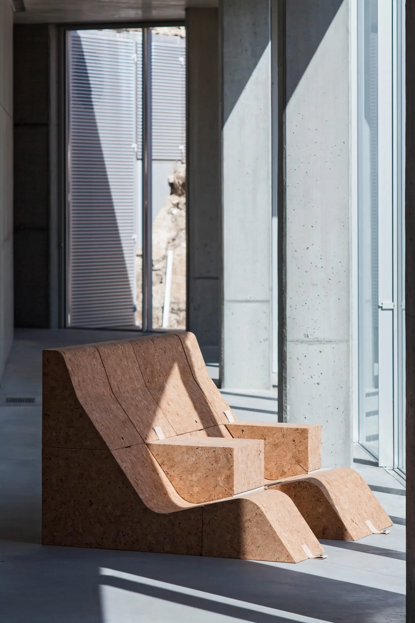 Movecho - Tumble Cork Chair&Table