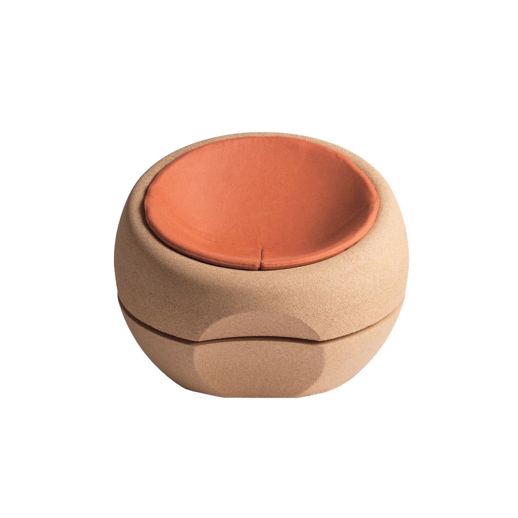 Mostra il prodotto Spherical Cork Armchair with Cushion del produttore Movecho