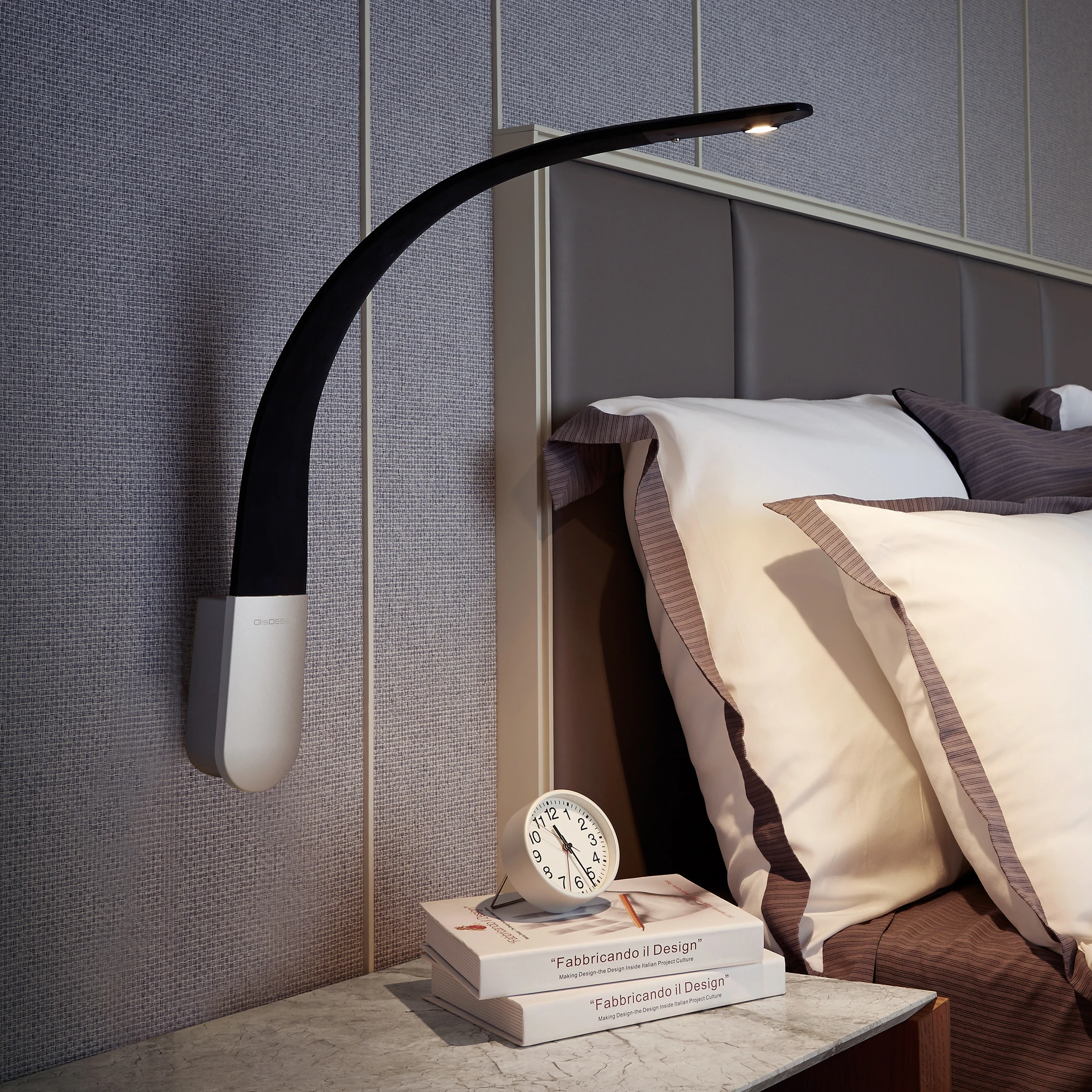 WALL LAMP